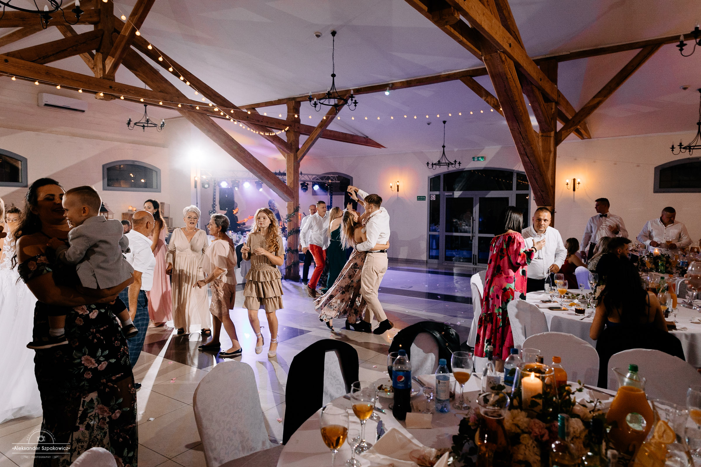 Impreza & Wesele • [ Szpakowicz-studio.pl ]. Fotograf Ślubny Warszawa - Sesje Biznesowe Rodzinne Eventy