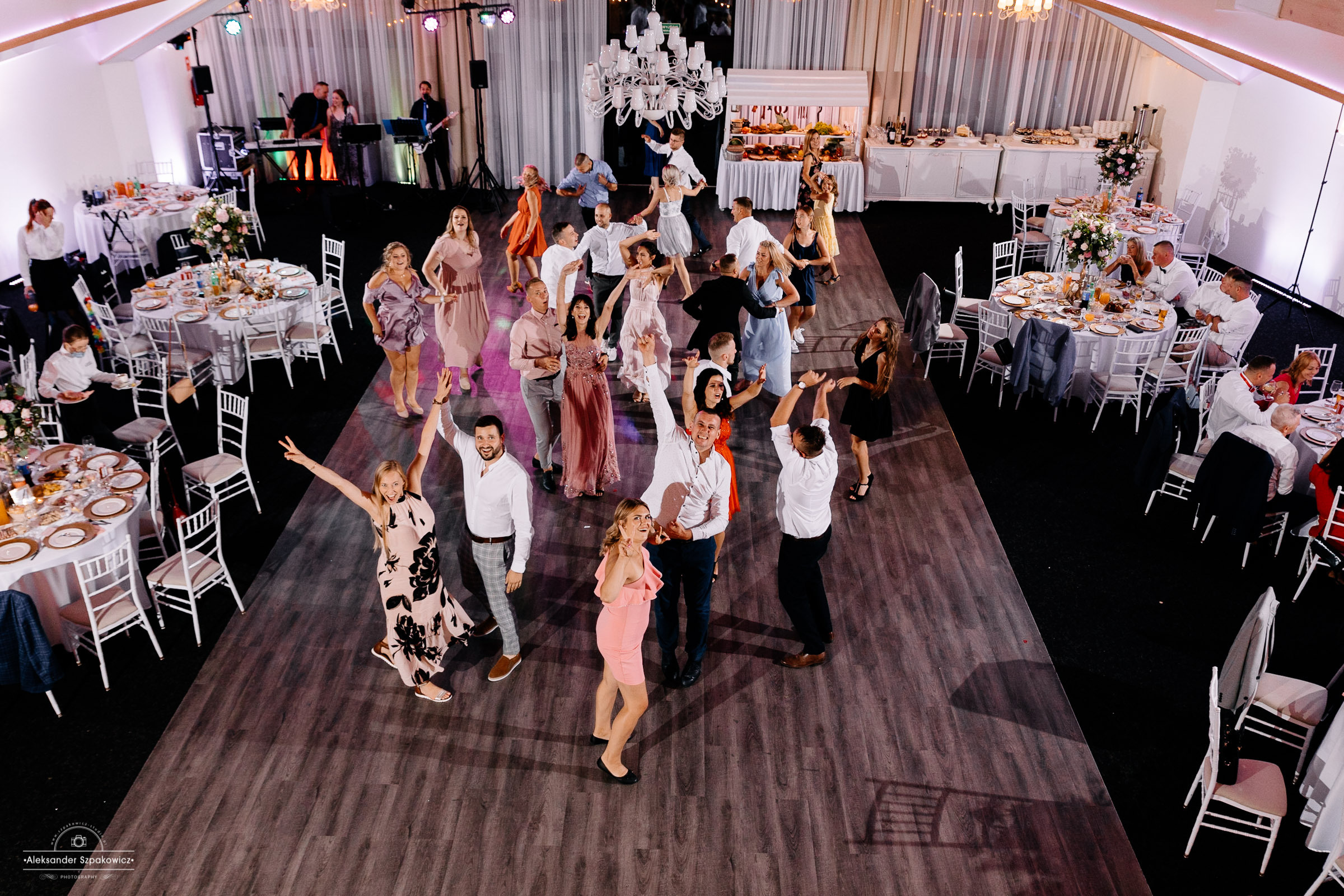 Impreza & Wesele • [ Szpakowicz-studio.pl ]. Fotograf Ślubny Warszawa - Sesje Biznesowe Rodzinne Eventy