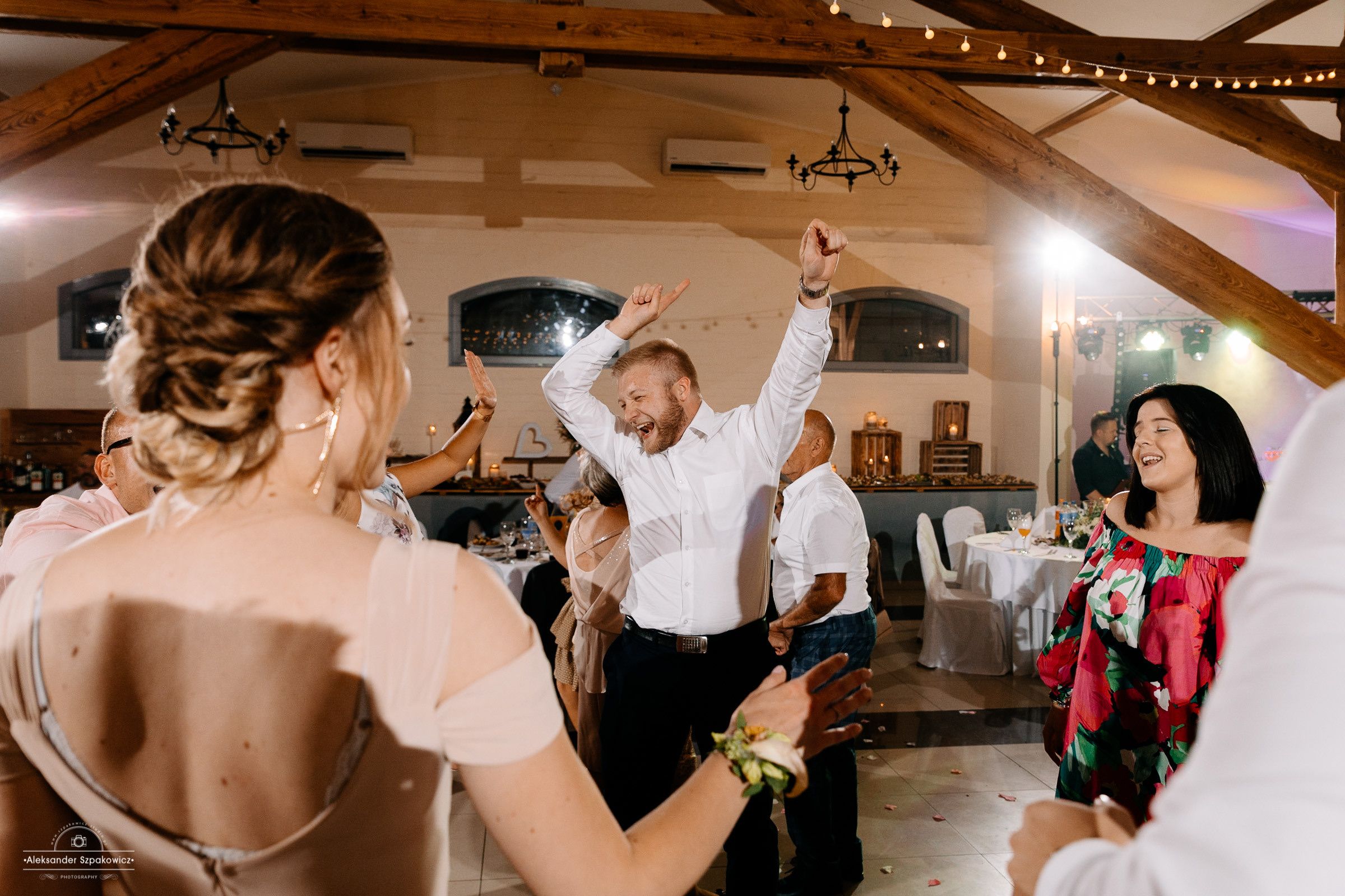 Impreza & Wesele • [ Szpakowicz-studio.pl ]. Fotograf Ślubny Warszawa - Sesje Biznesowe Rodzinne Eventy