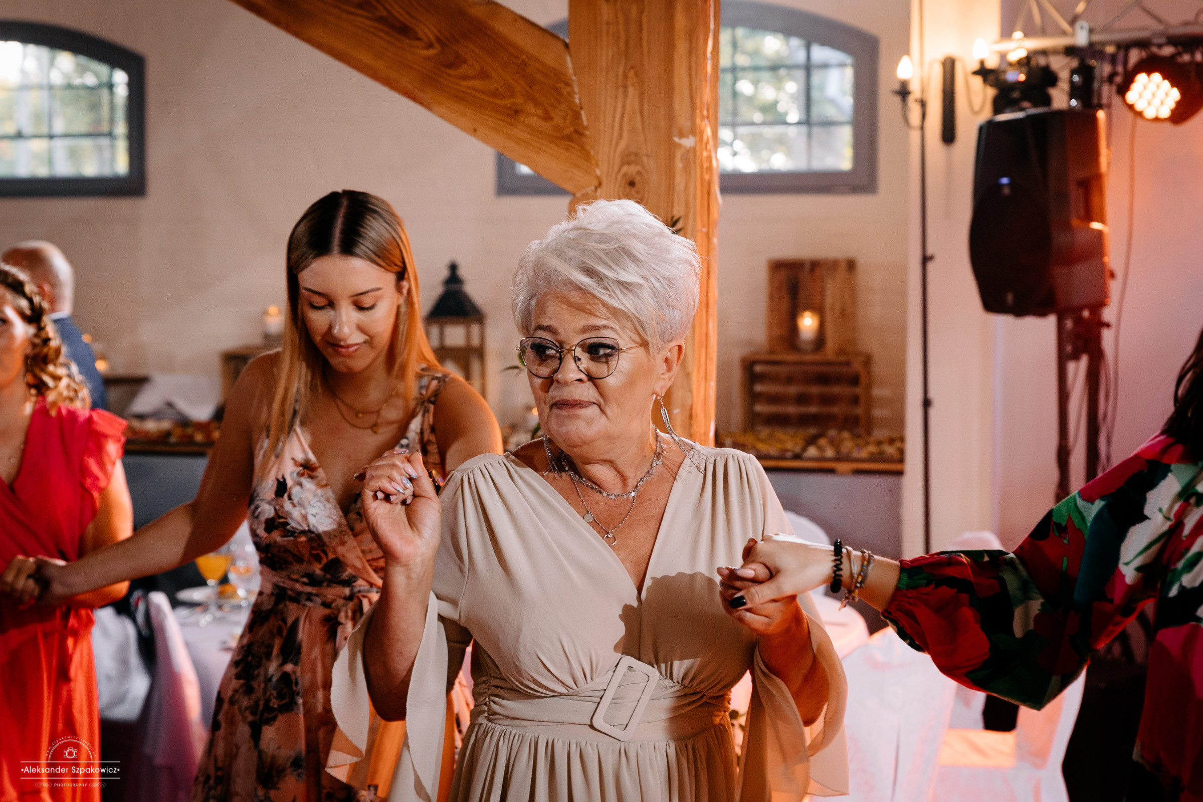 Impreza & Wesele • [ Szpakowicz-studio.pl ]. Fotograf Ślubny Warszawa - Sesje Biznesowe Rodzinne Eventy