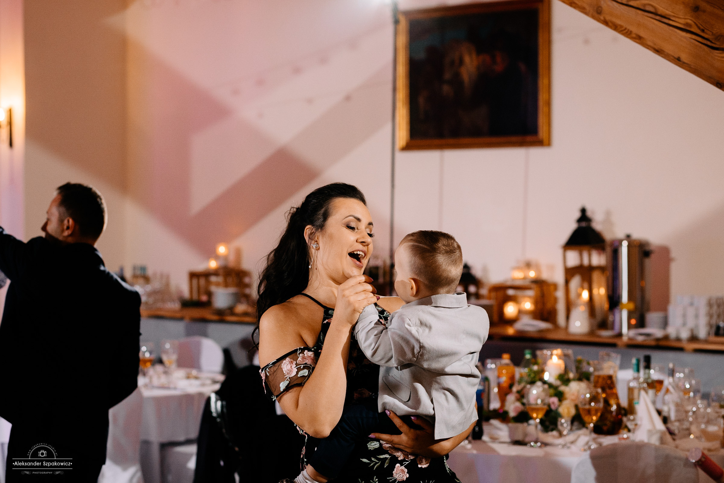 Impreza & Wesele • [ Szpakowicz-studio.pl ]. Fotograf Ślubny Warszawa - Sesje Biznesowe Rodzinne Eventy