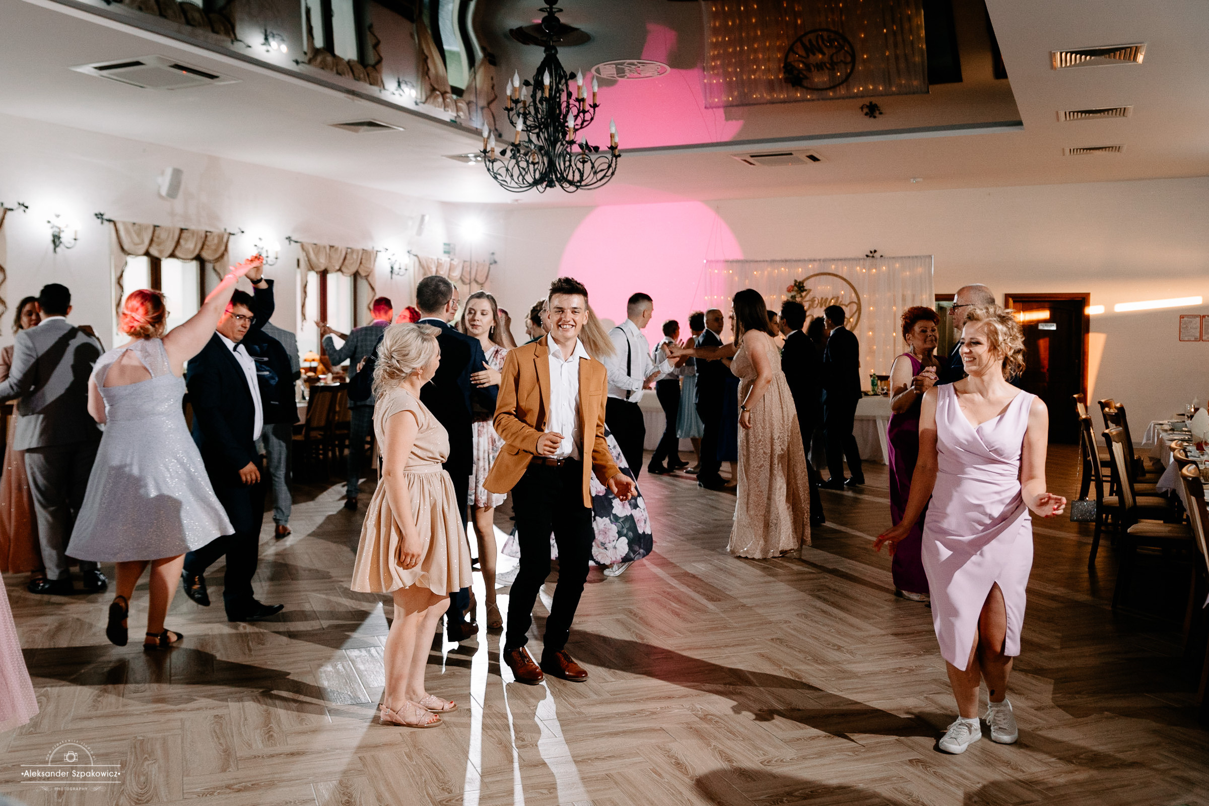 Impreza & Wesele • [ Szpakowicz-studio.pl ]. Fotograf Ślubny Warszawa - Sesje Biznesowe Rodzinne Eventy