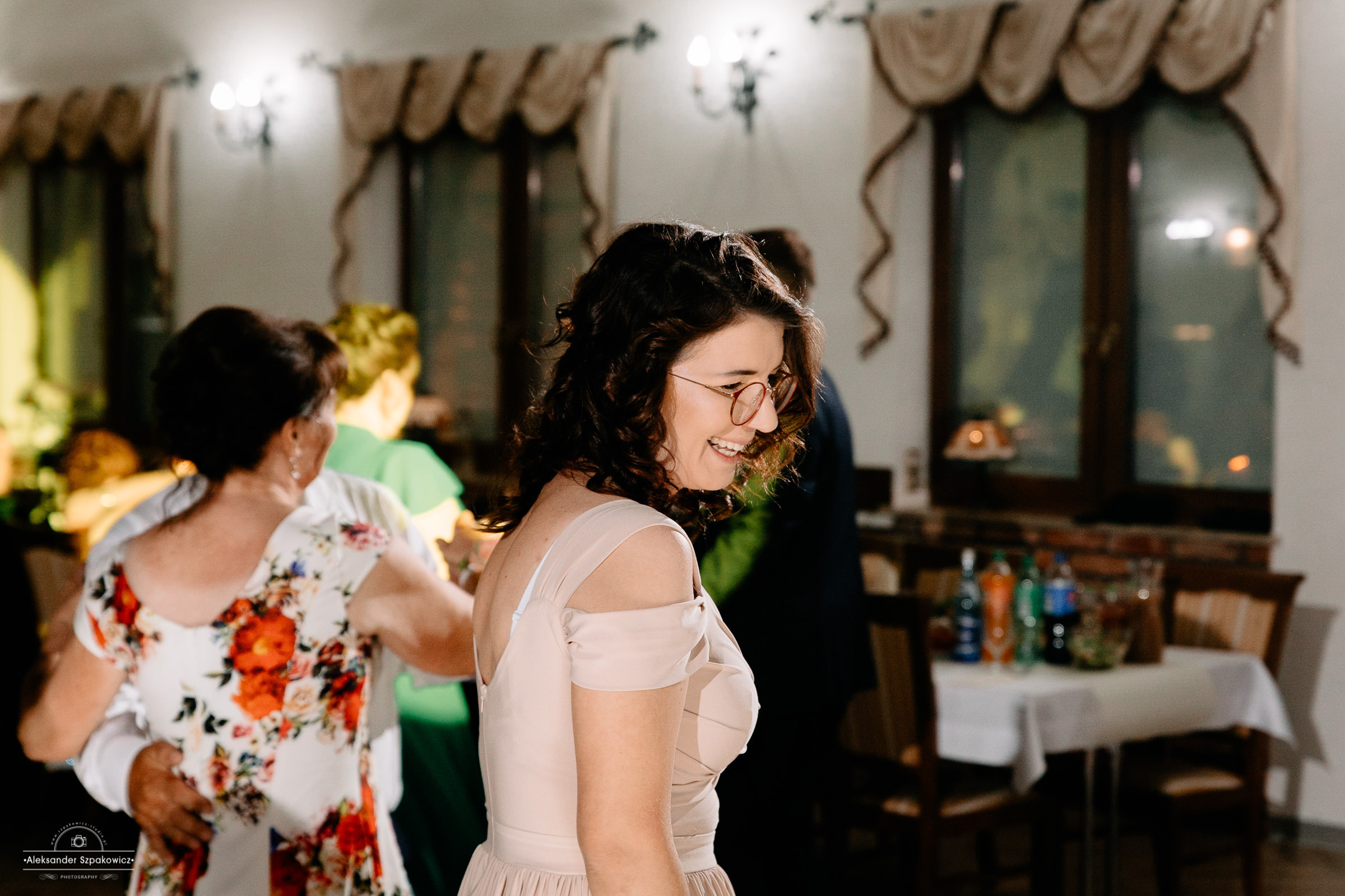 Impreza & Wesele • [ Szpakowicz-studio.pl ]. Fotograf Ślubny Warszawa - Sesje Biznesowe Rodzinne Eventy