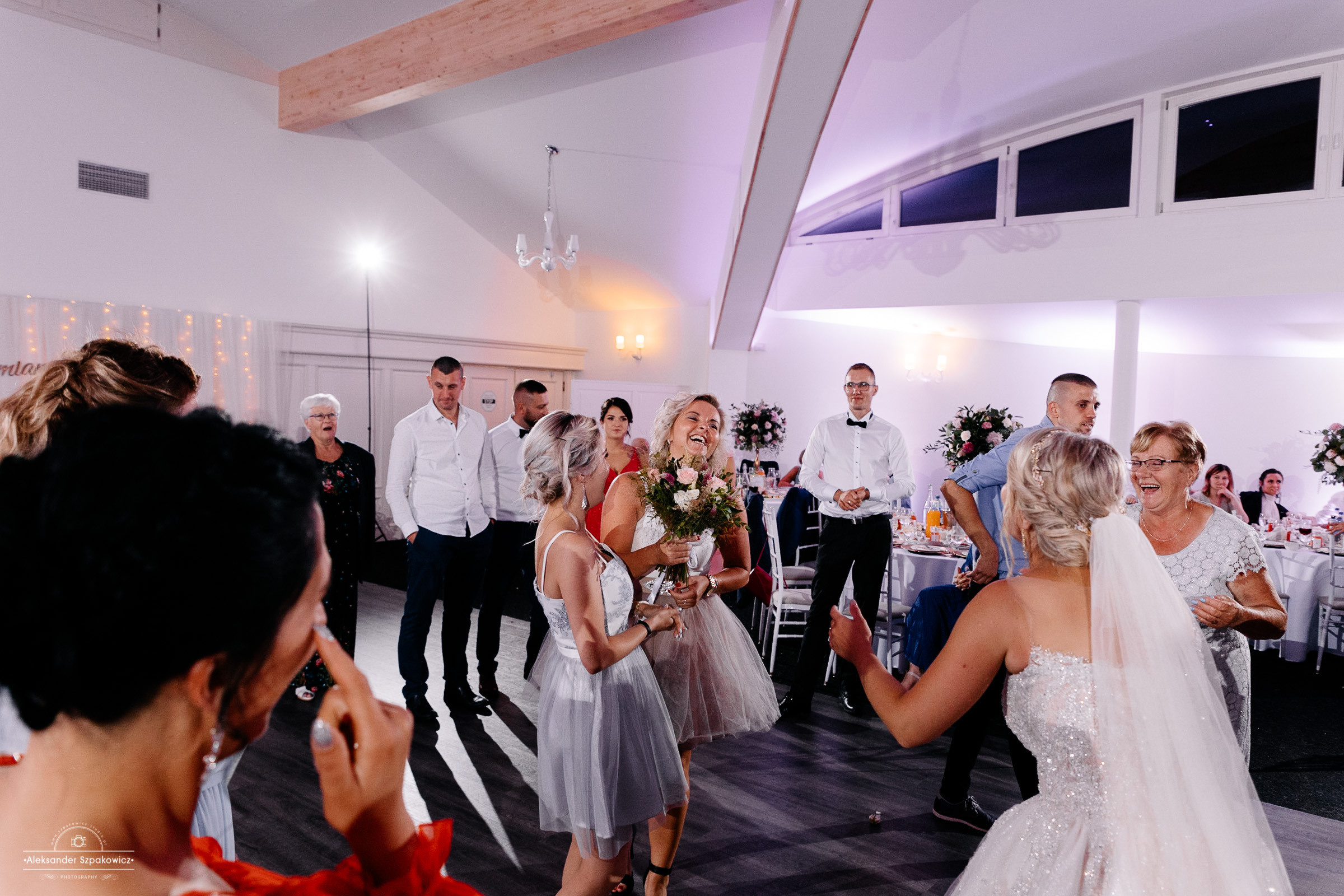 Impreza & Wesele • [ Szpakowicz-studio.pl ]. Fotograf Ślubny Warszawa - Sesje Biznesowe Rodzinne Eventy