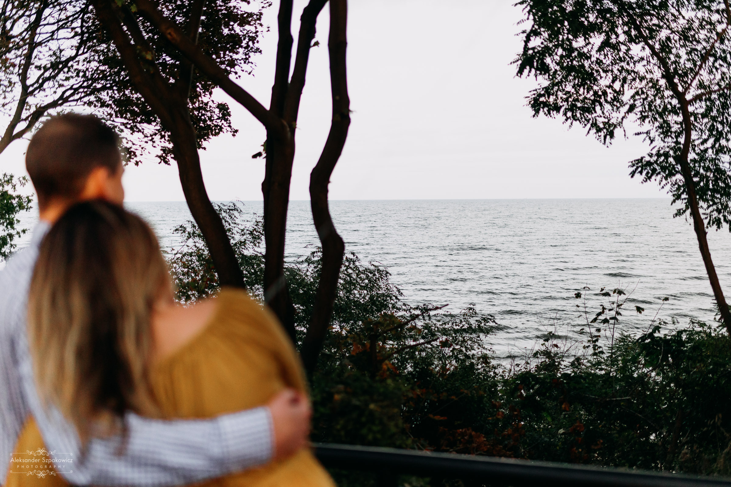 Zdjęcie przedstawia sesję ciążową wykonaną przez fotografa Aleksandra Szpakowicza w Gdańsku. Fotografia ciążowa Gdańsk. www.szpakowicz-studio.pl