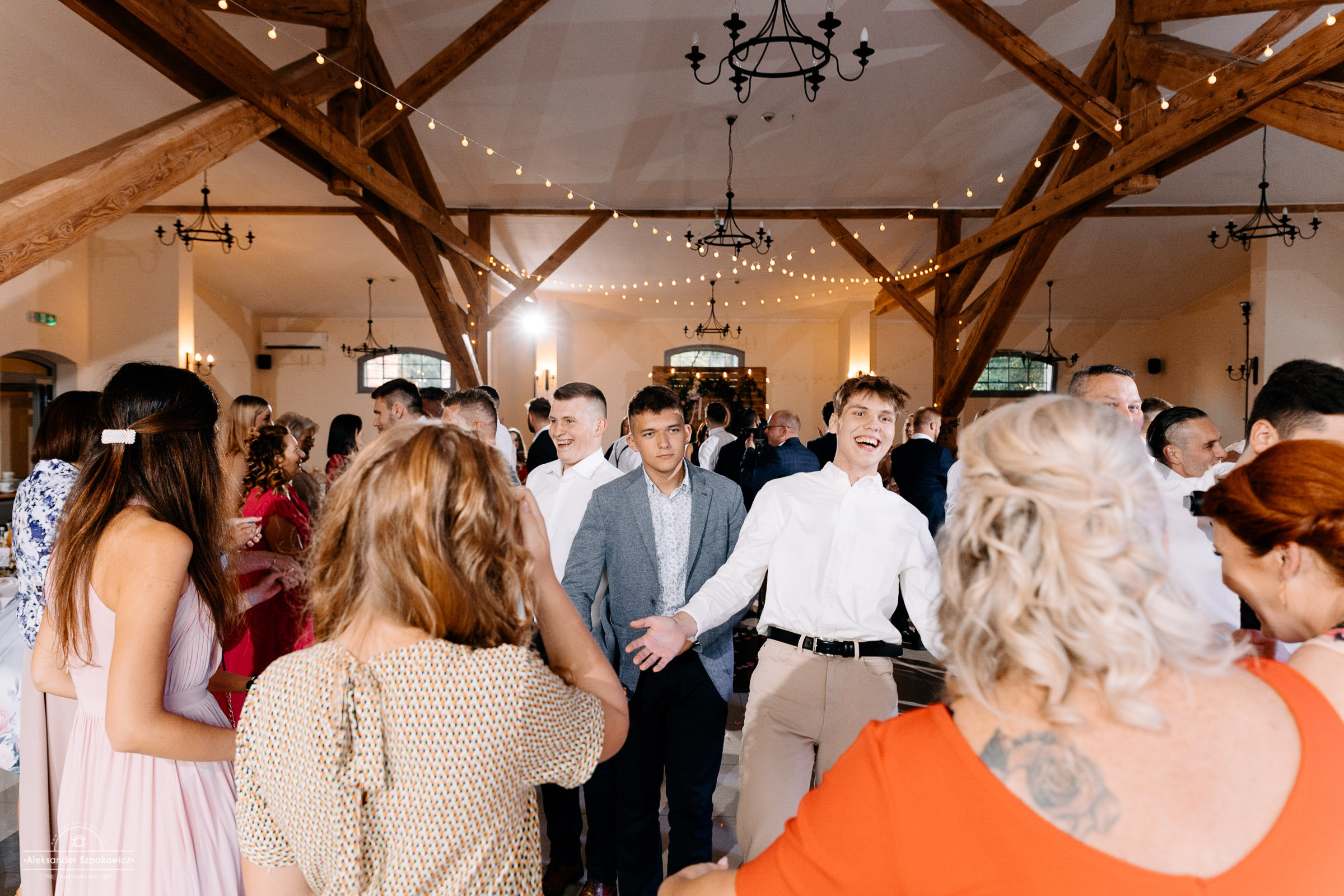 Impreza & Wesele • [ Szpakowicz-studio.pl ]. Fotograf Ślubny Warszawa - Sesje Biznesowe Rodzinne Eventy