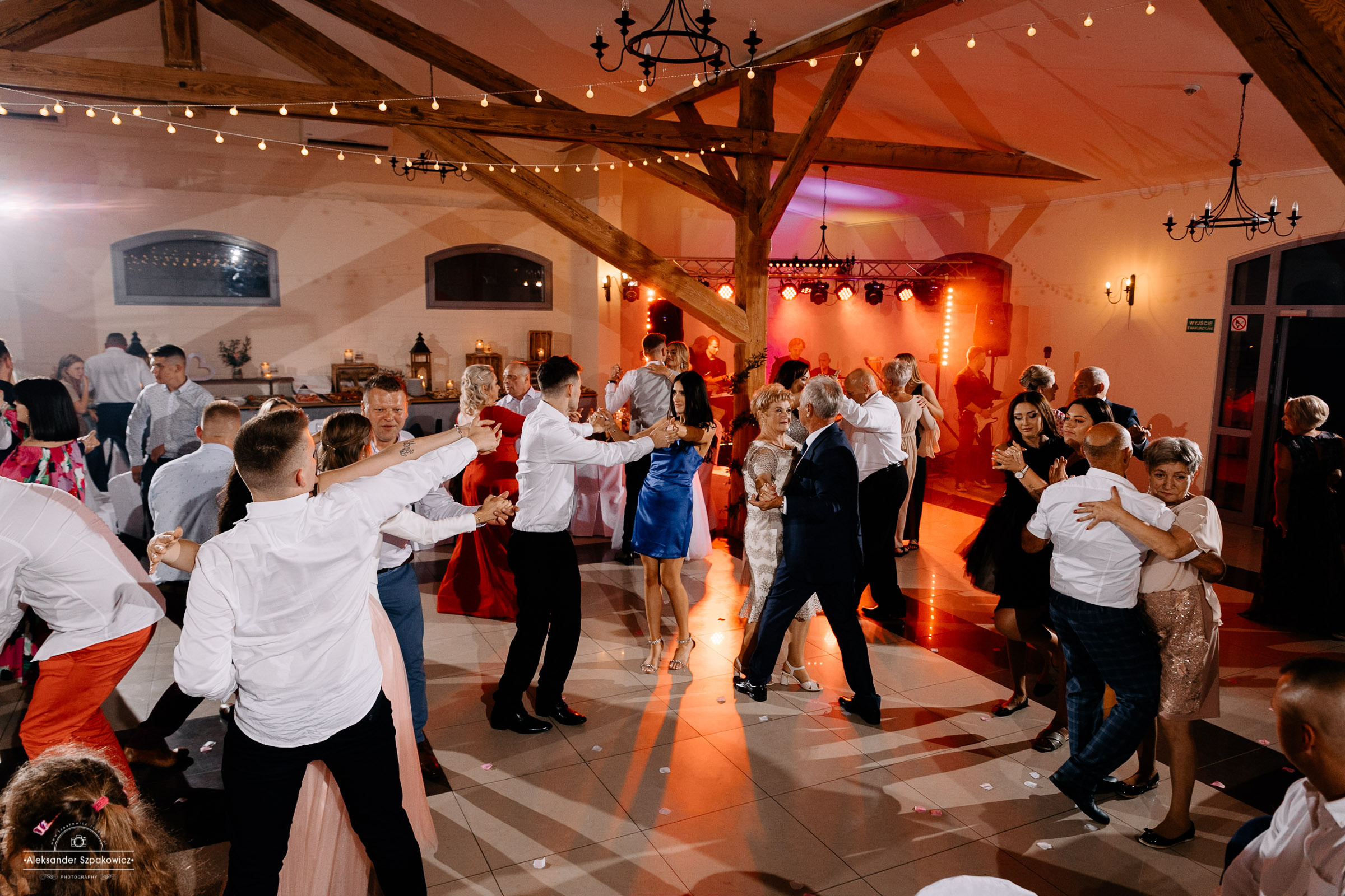 Impreza & Wesele • [ Szpakowicz-studio.pl ]. Fotograf Ślubny Warszawa - Sesje Biznesowe Rodzinne Eventy