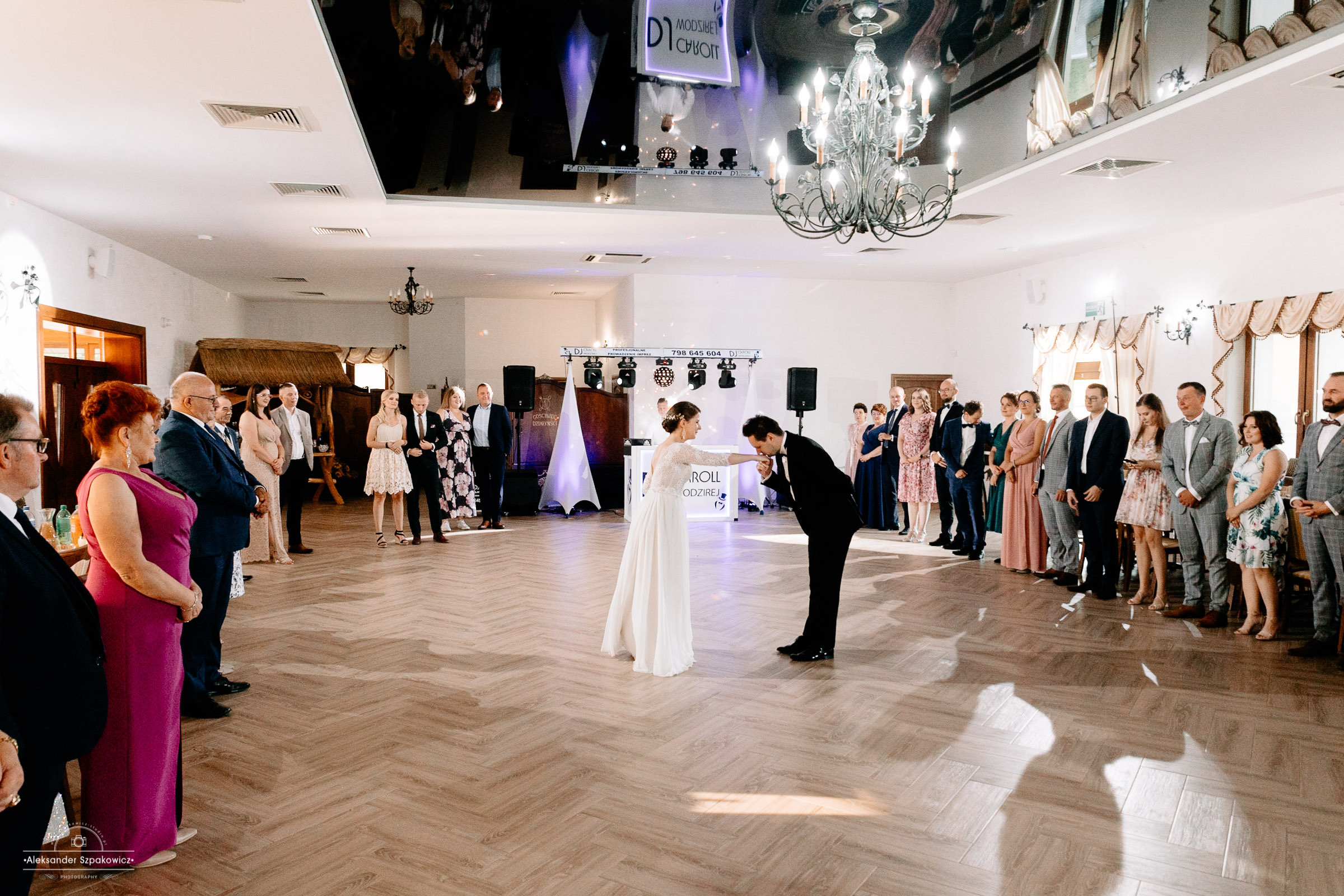 Impreza & Wesele • [ Szpakowicz-studio.pl ]. Fotograf Ślubny Warszawa - Sesje Biznesowe Rodzinne Eventy