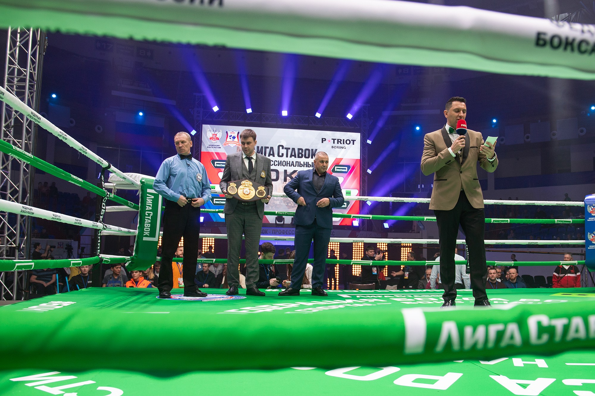 Zweites Allrussisches Boxforum. Fotofrafin in Deutschland