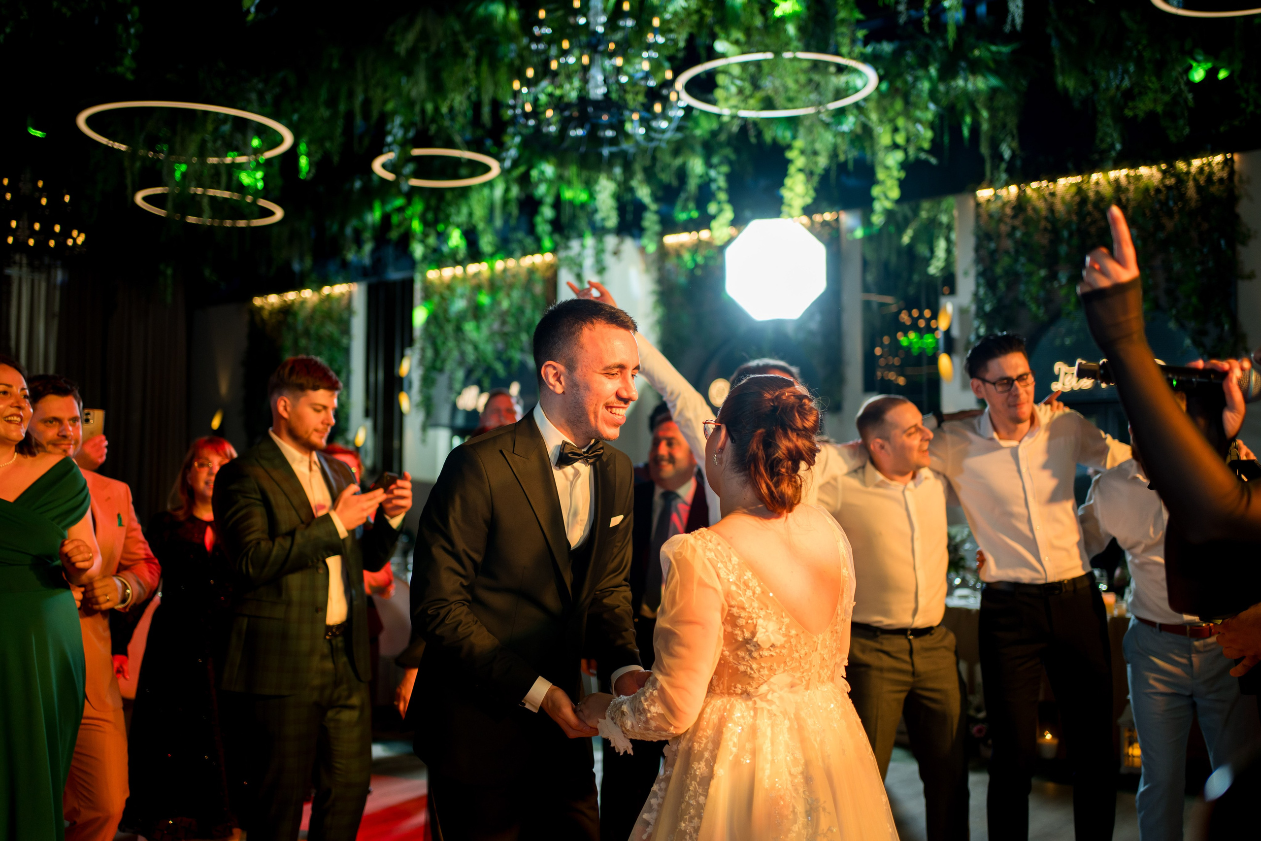 PARTY. Gabriel Florea — Fotograf nuntă București