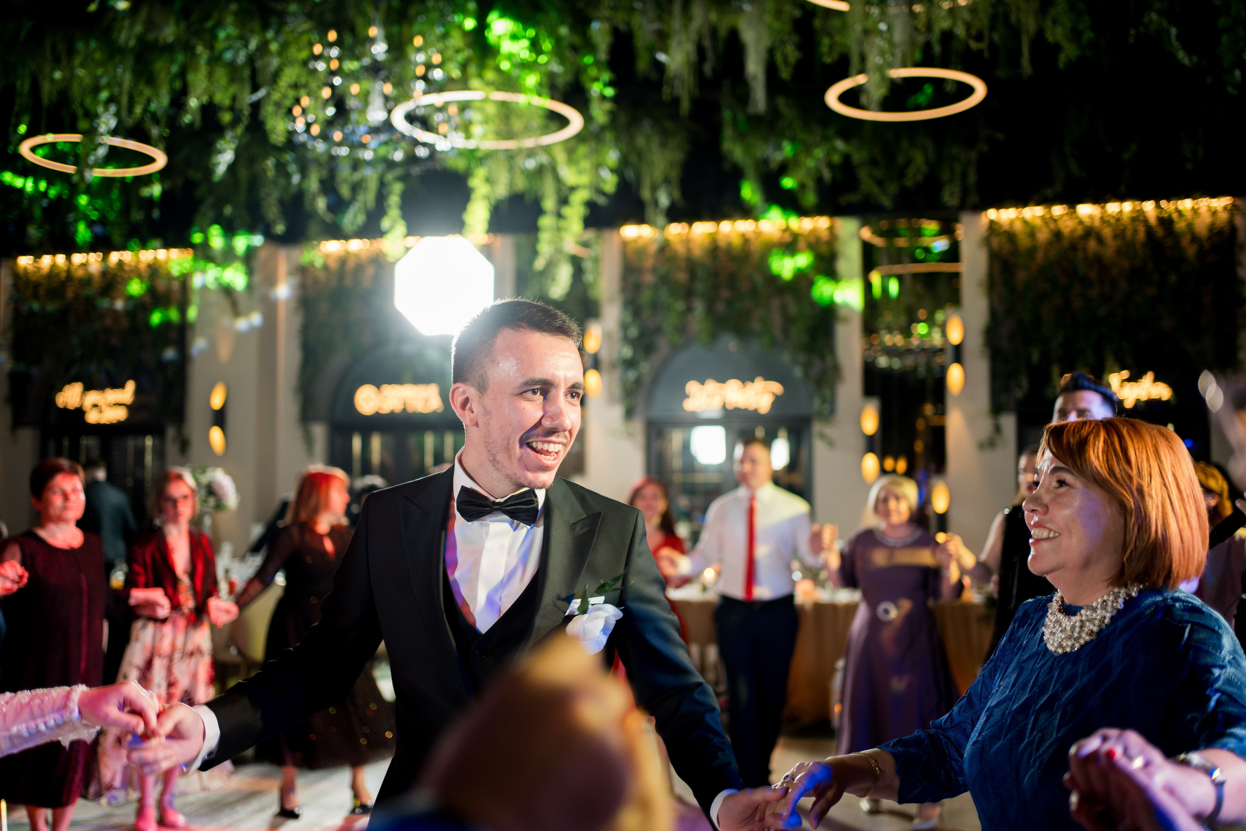 PARTY. Gabriel Florea — Fotograf nuntă București