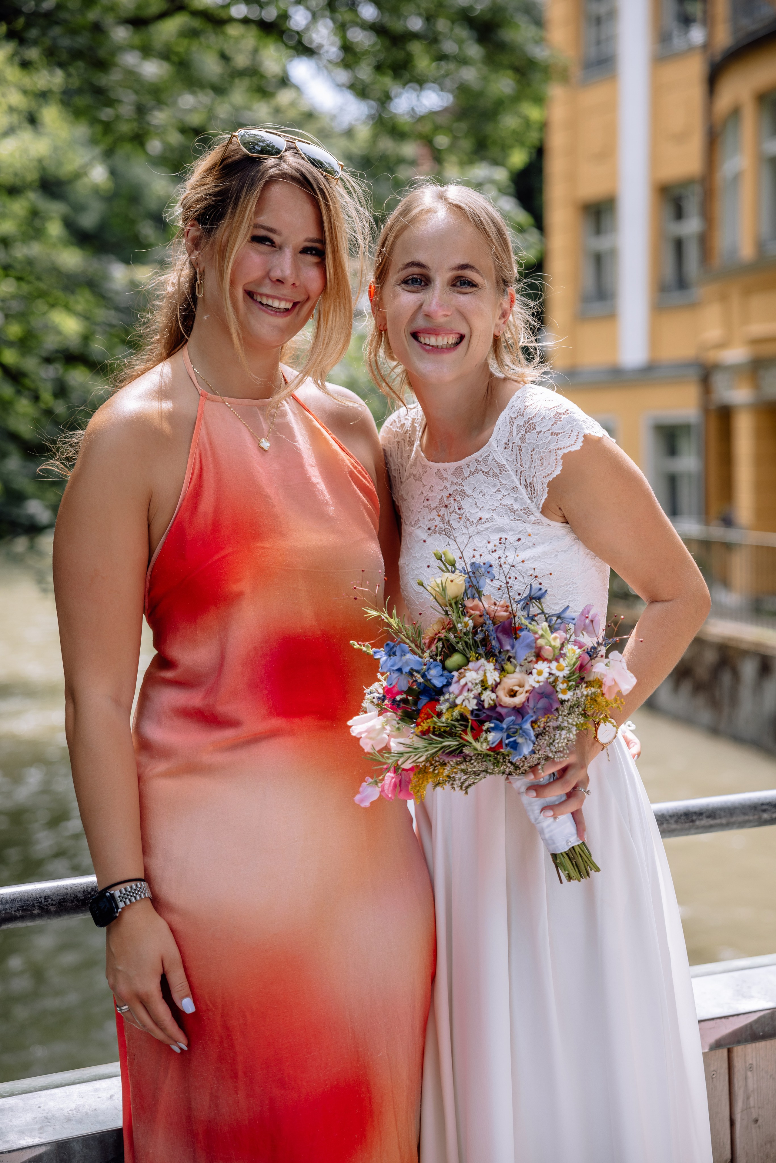 Sommerliche Hochzeitsfotos im Standesamt Mandlstraße & Schwabing. Hochzeitsfotograf München Taufe Familienfotograf Tanja Mauke