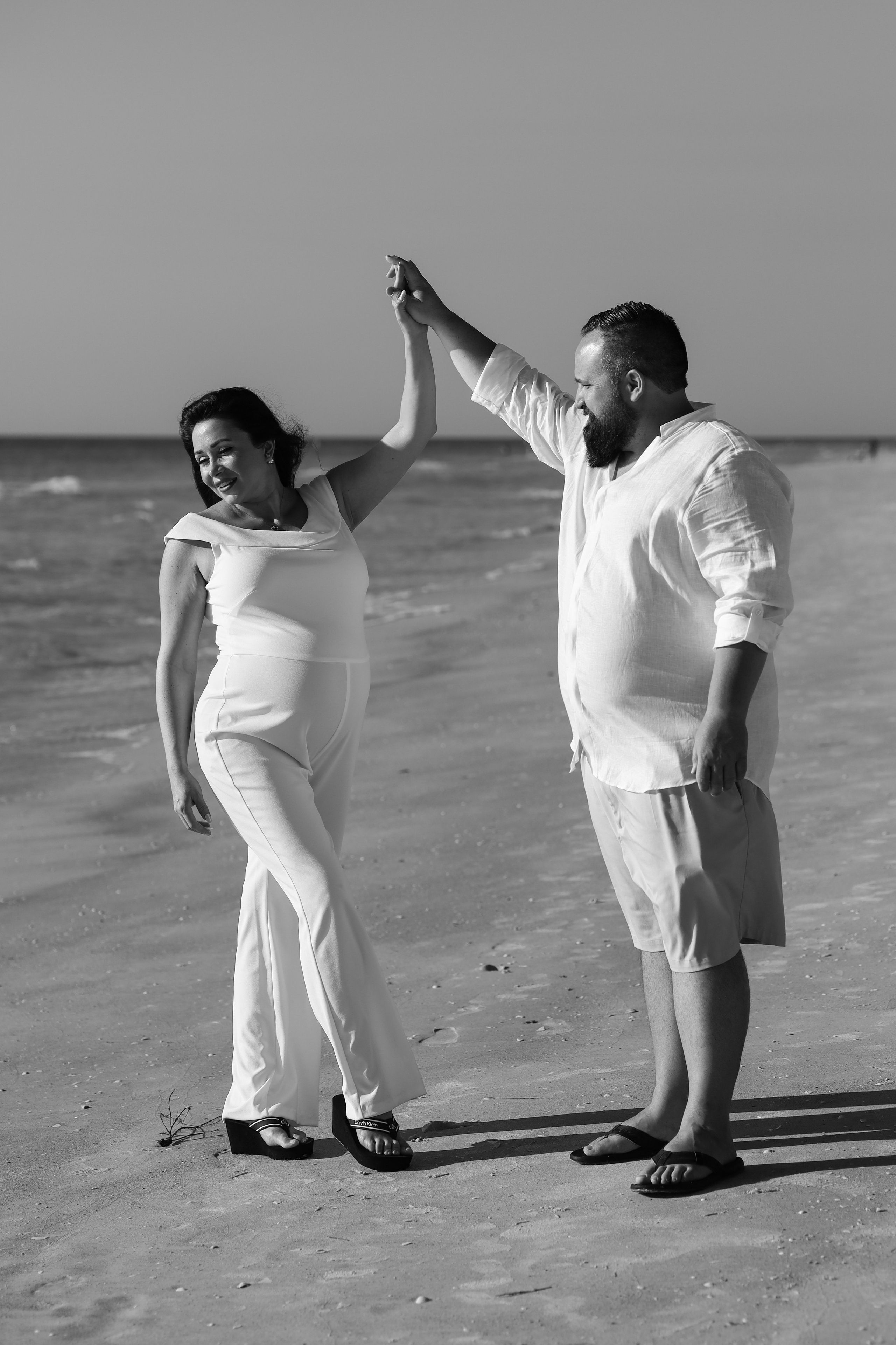 Фотосессия беременности на пляже, на закате , Тампа , Флорида