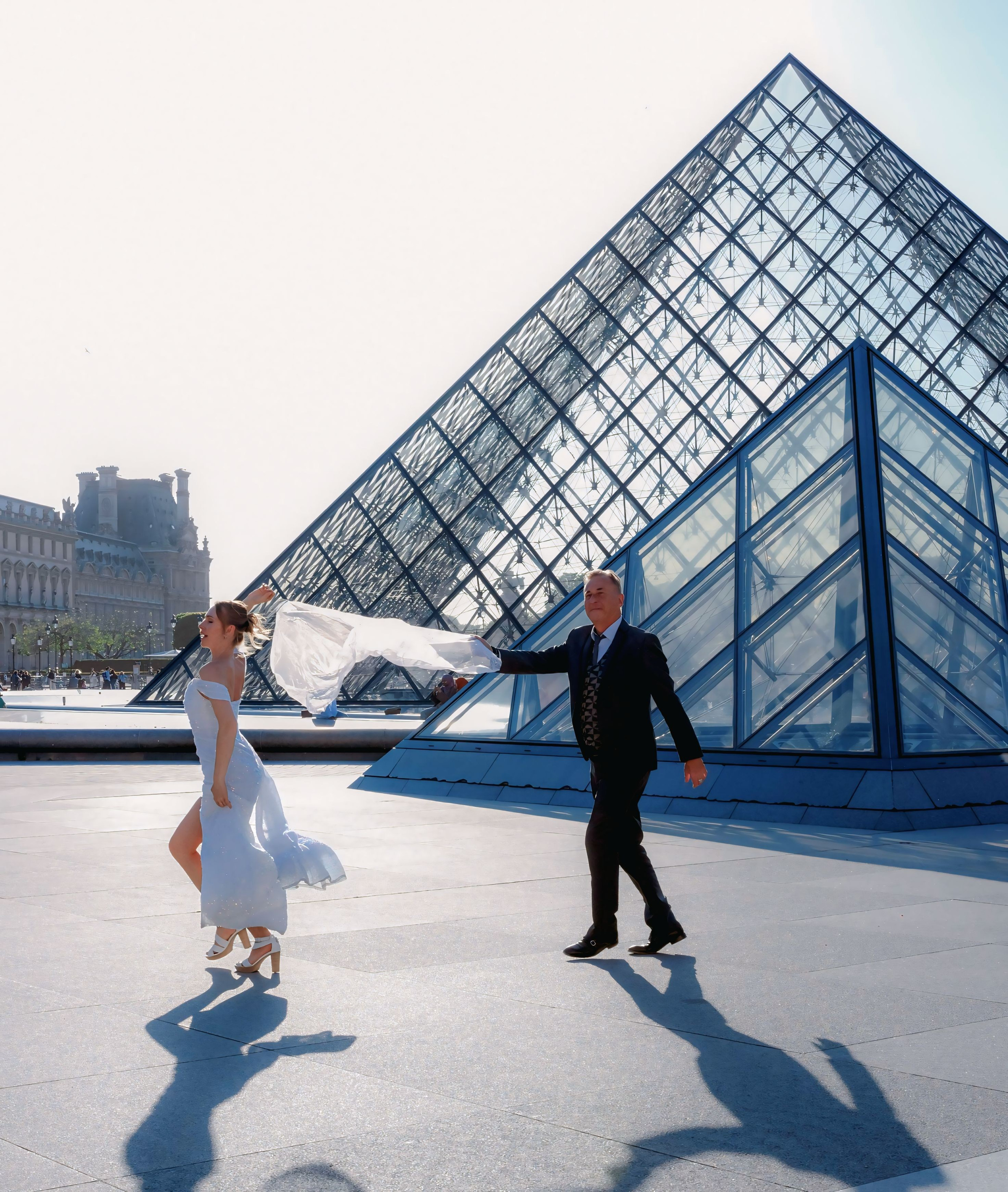 Wedding and proposal photoshoot in Paris. Alina Tagzieva- a photograper in Paris