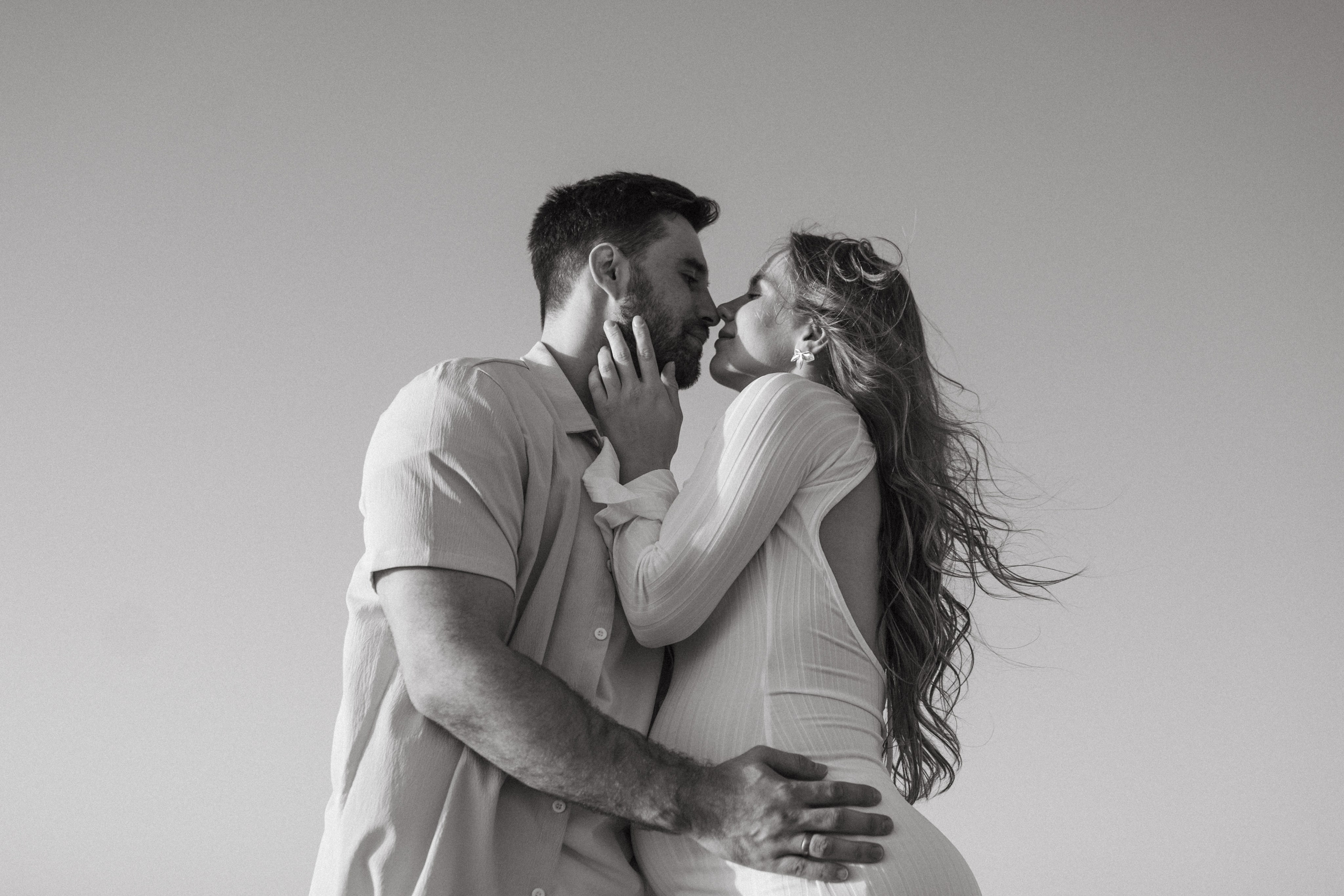 Dasha and Jenya. Maternity. Family photographer in Saudi Arabia