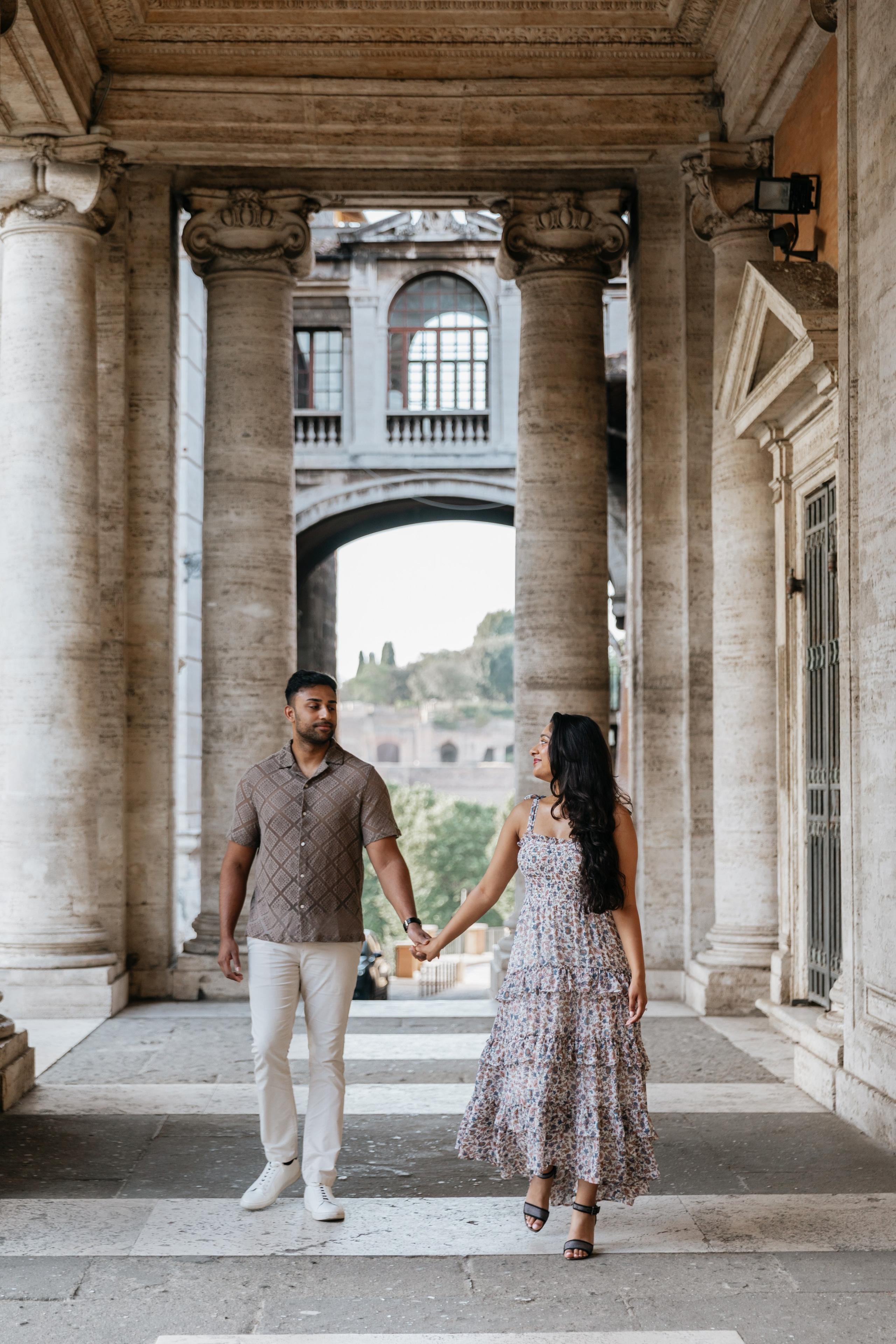 Couple photoshoot in Rome. Photographer in Rome