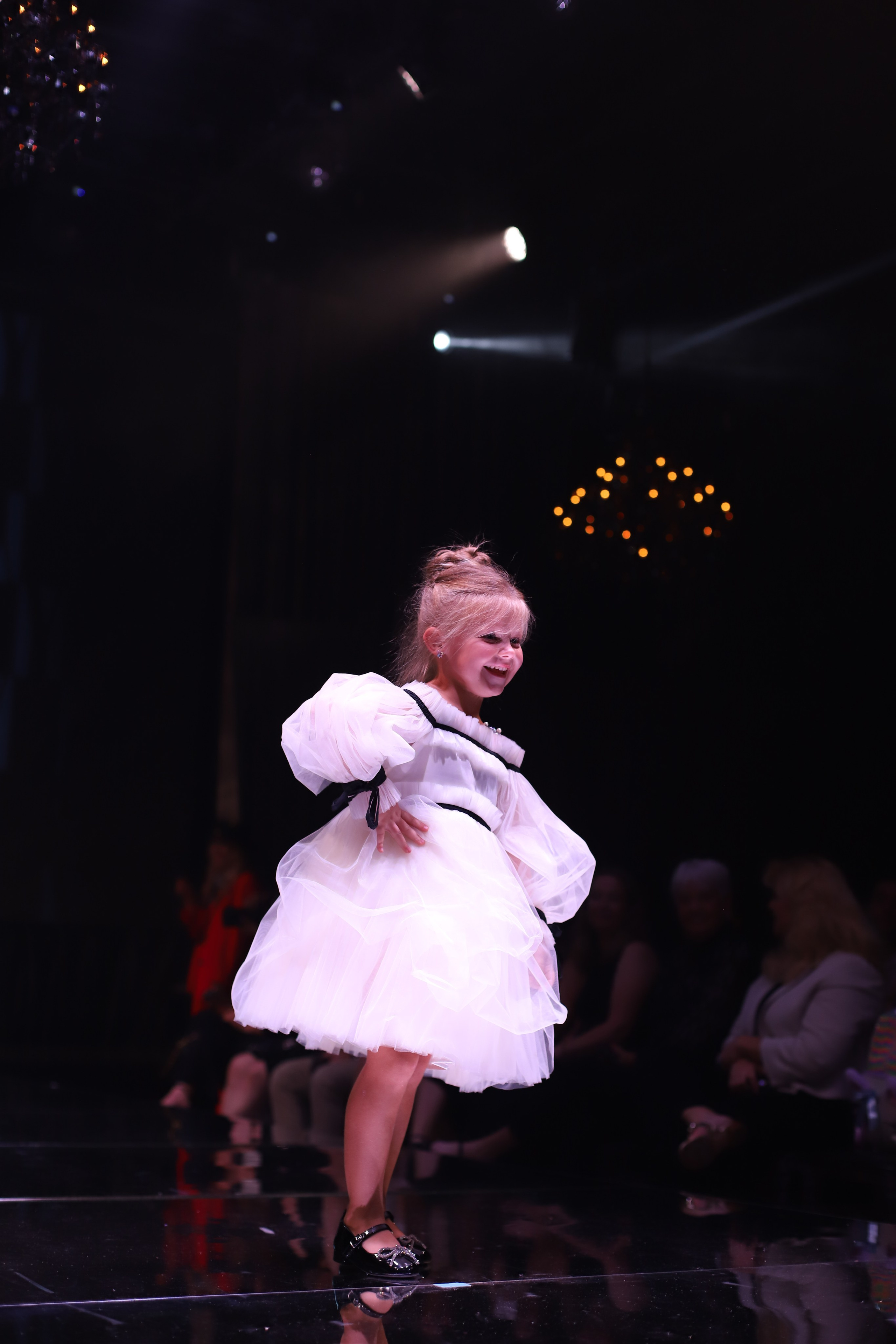 Young Fashion Show. VALERIIA VIUNOVA individual shooting\love story\event\brand
