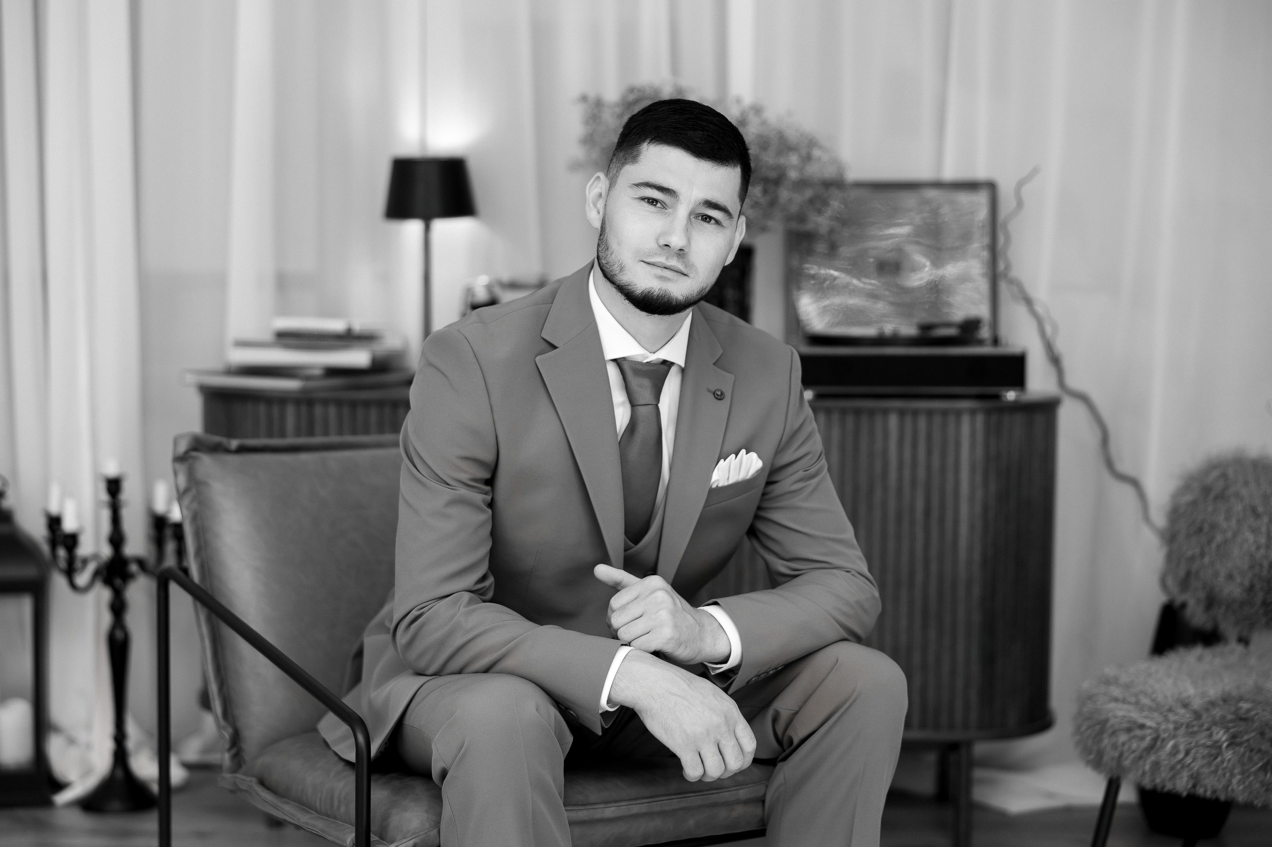 Eugen & Livia — Grand Elysee — Wedding Day. Servicii Foto și Video 067188353