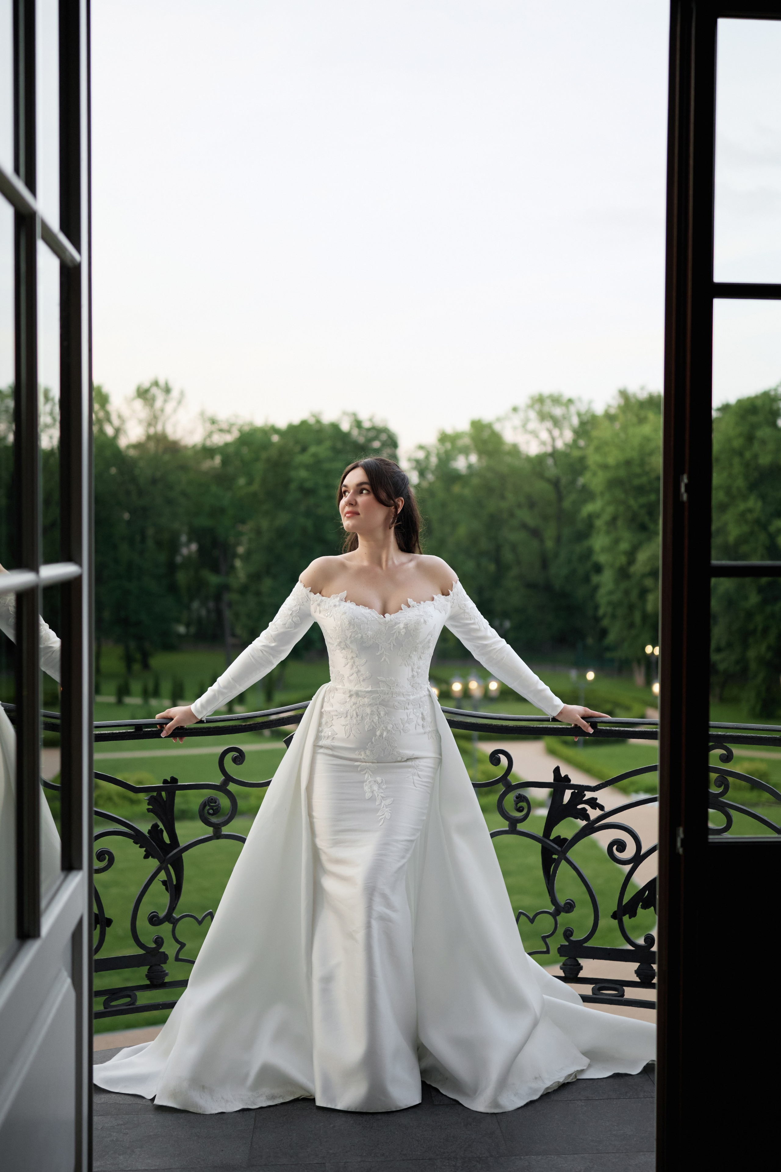 Wiktoria & Kacper. Pałac Goetz. Fotograf ślubny i rodzinny w Krakowie Yana Klymova