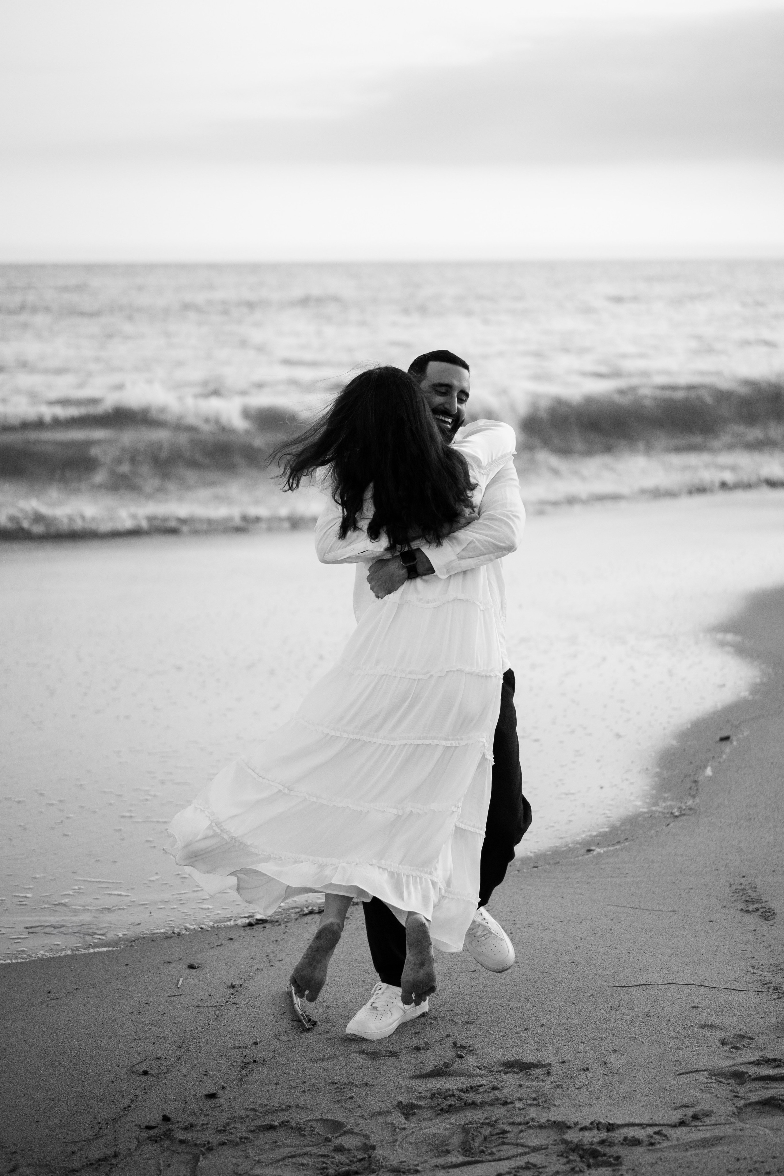 Santa Monica Sunset Engagement Photoshoot. Wedding Photography & Videography Team in California, Los Angeles, San Francisco, San Diego and Travel