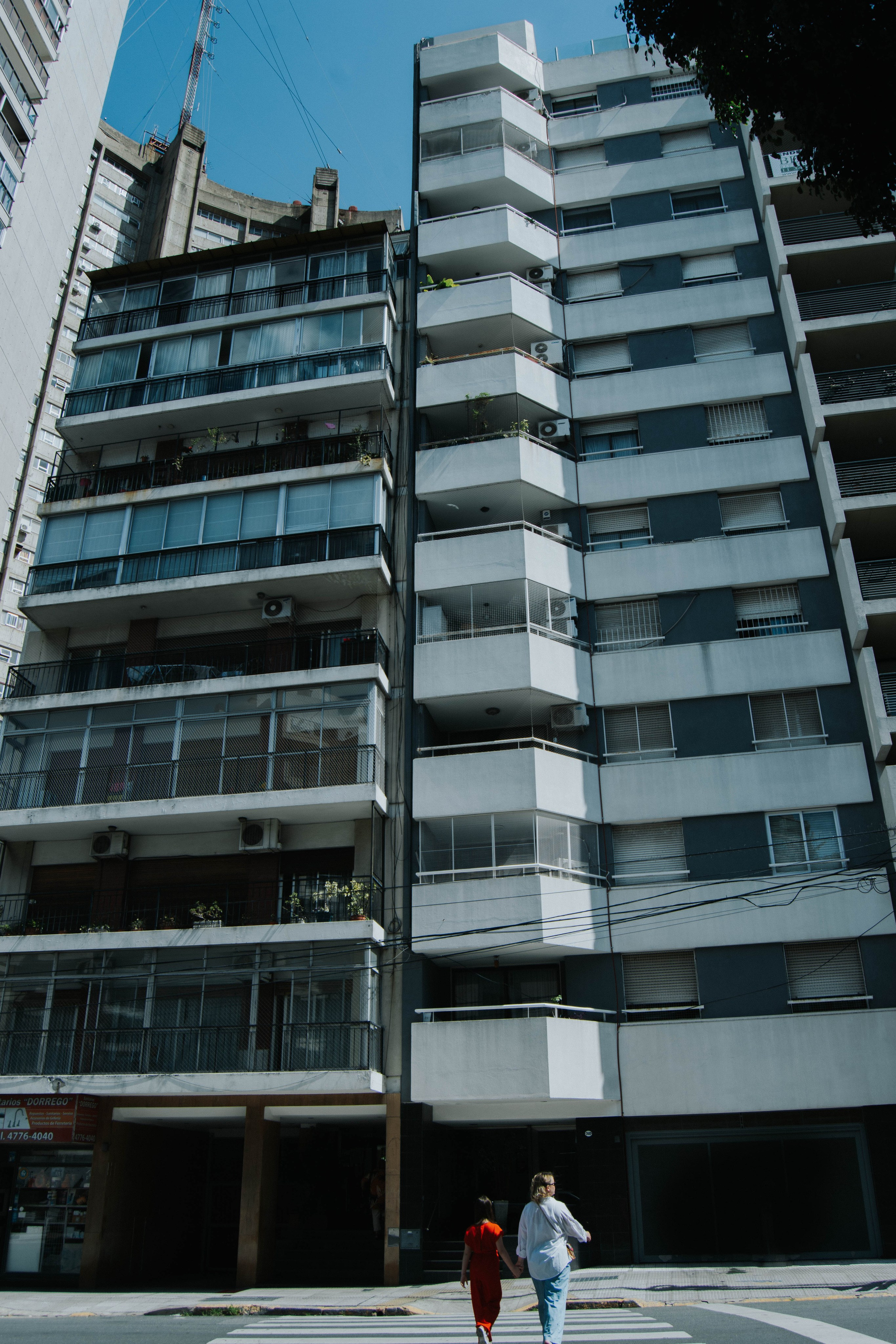 Mother and daughter. Buenos Aires. Photography. Photographer @elmirkami in the city of Buenos Aires