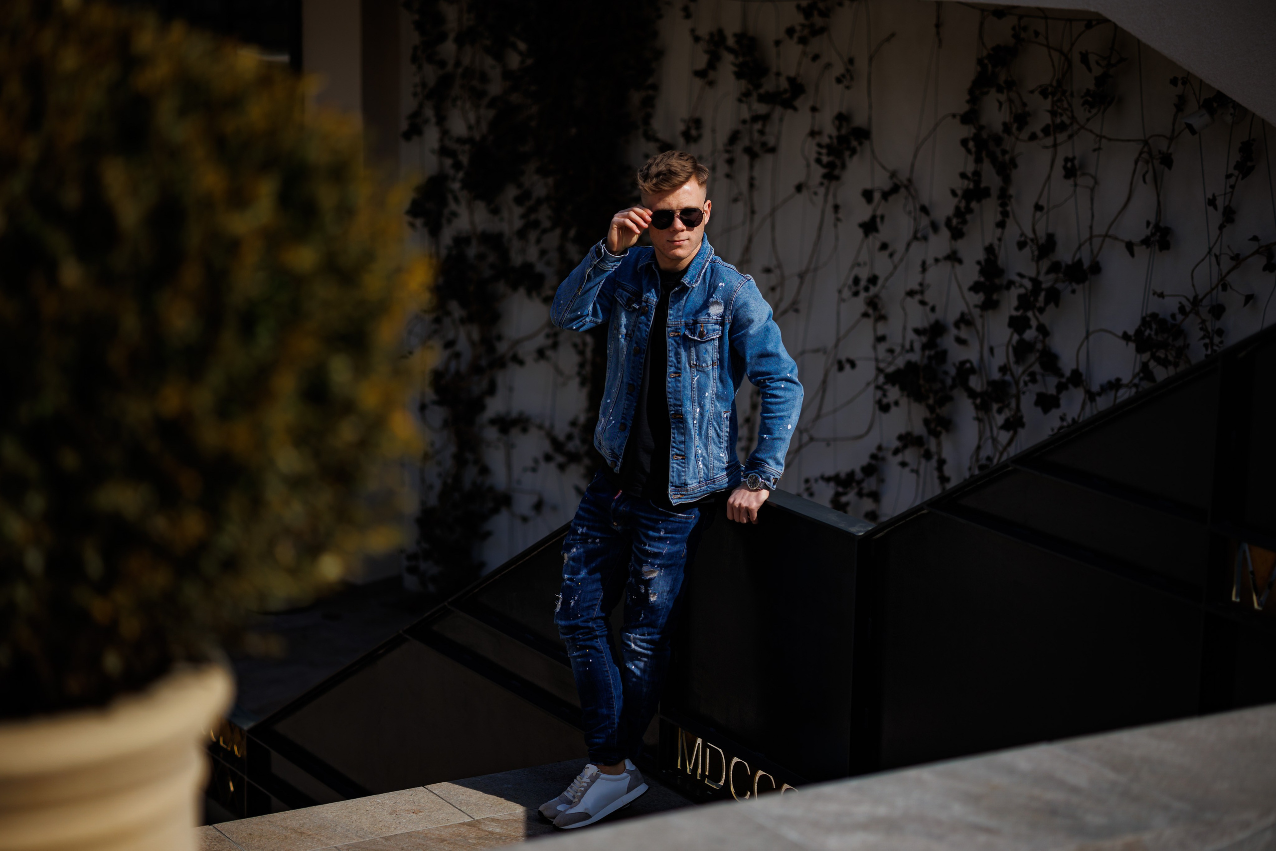 Vechiul Cazinou 35 lei/ elev. Trendy Albums