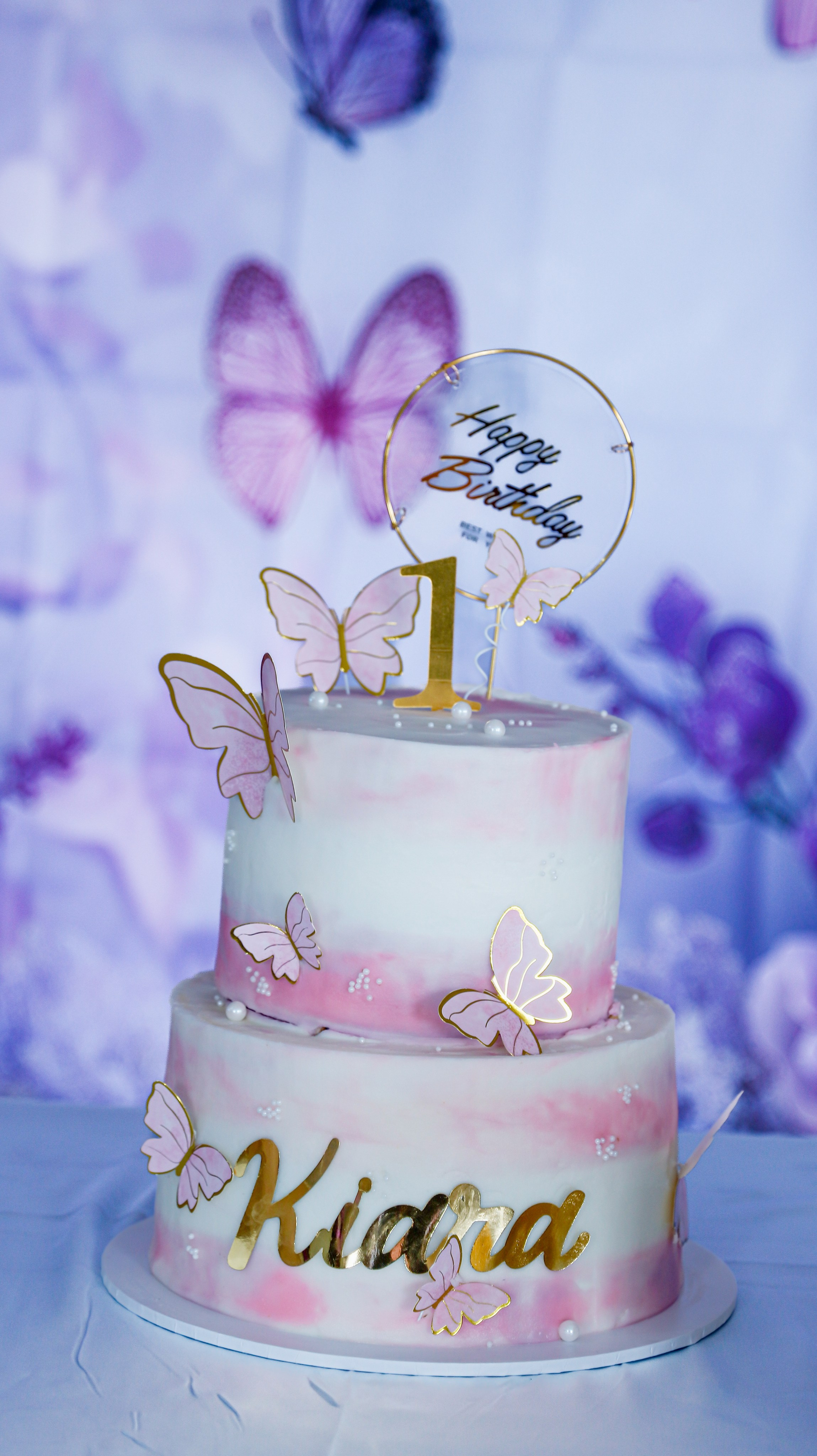 1st Birthday. MHCreative is family-oriented photographer based in SYDNEY