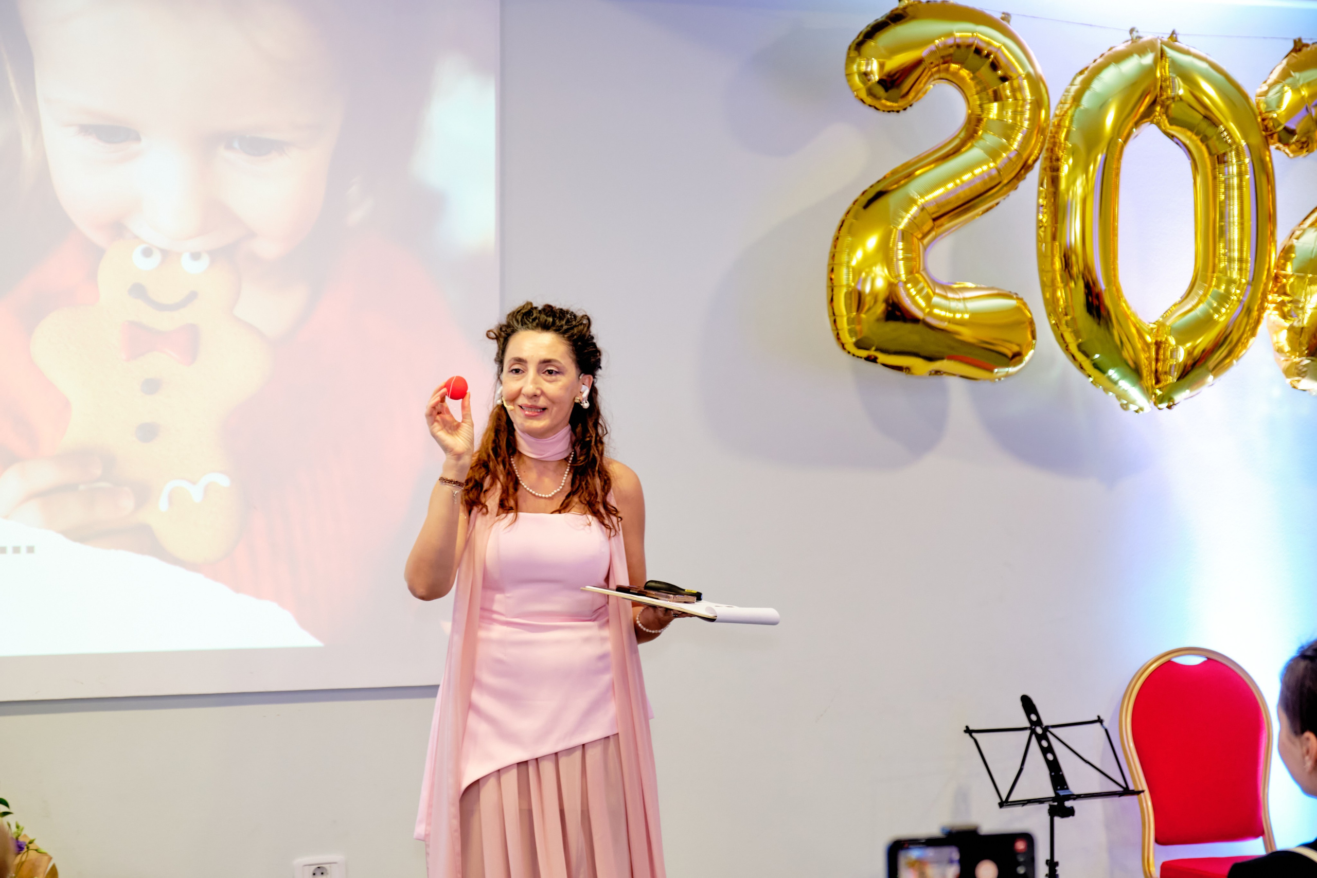 Фоторепортаж з благодійного Новорічного балу у Чорногорії. Портретний фотограф Альона Новгородцева