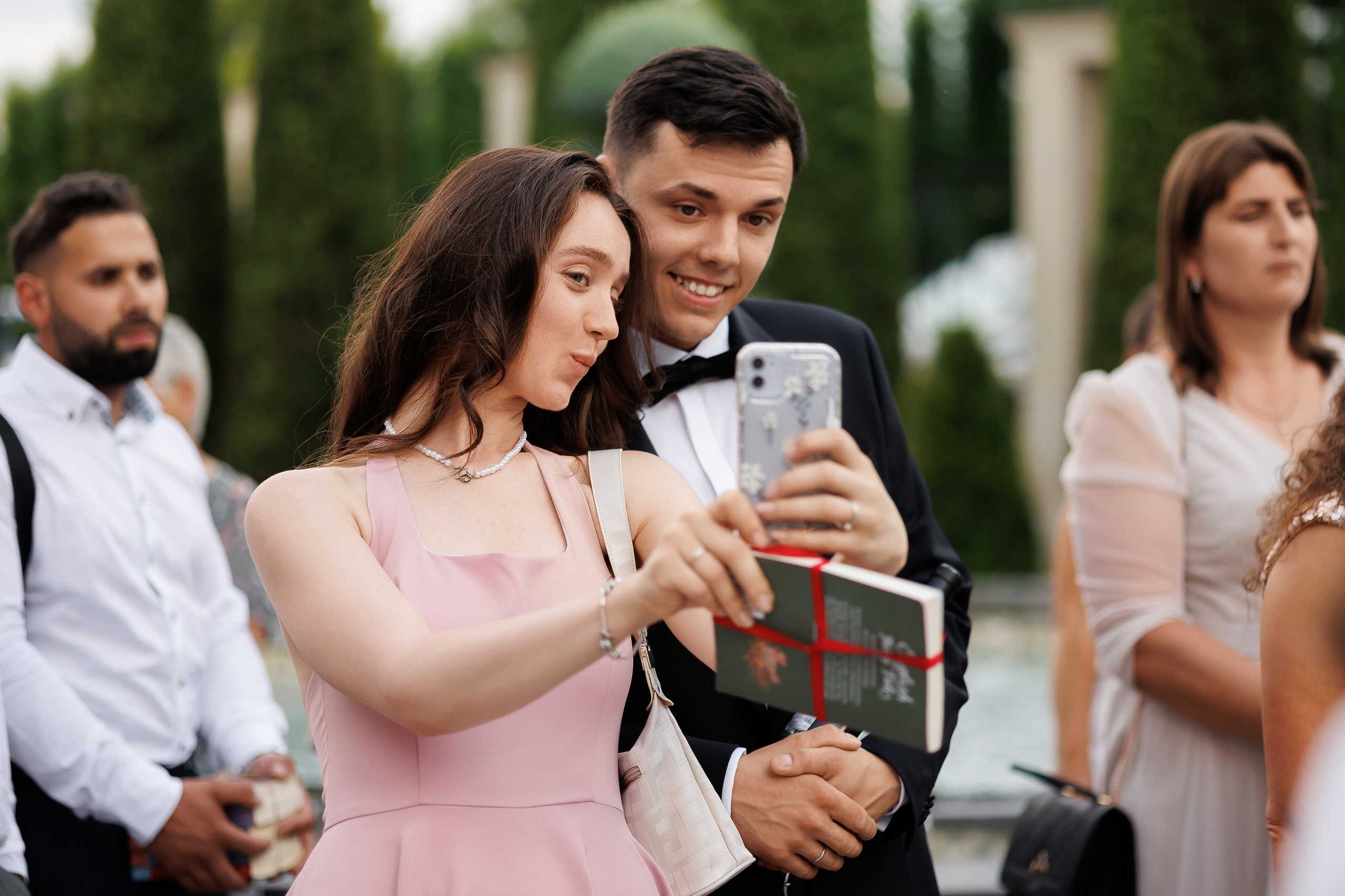 Eugen & Livia — Grand Elysee — Wedding Day. Servicii Foto și Video 067188353