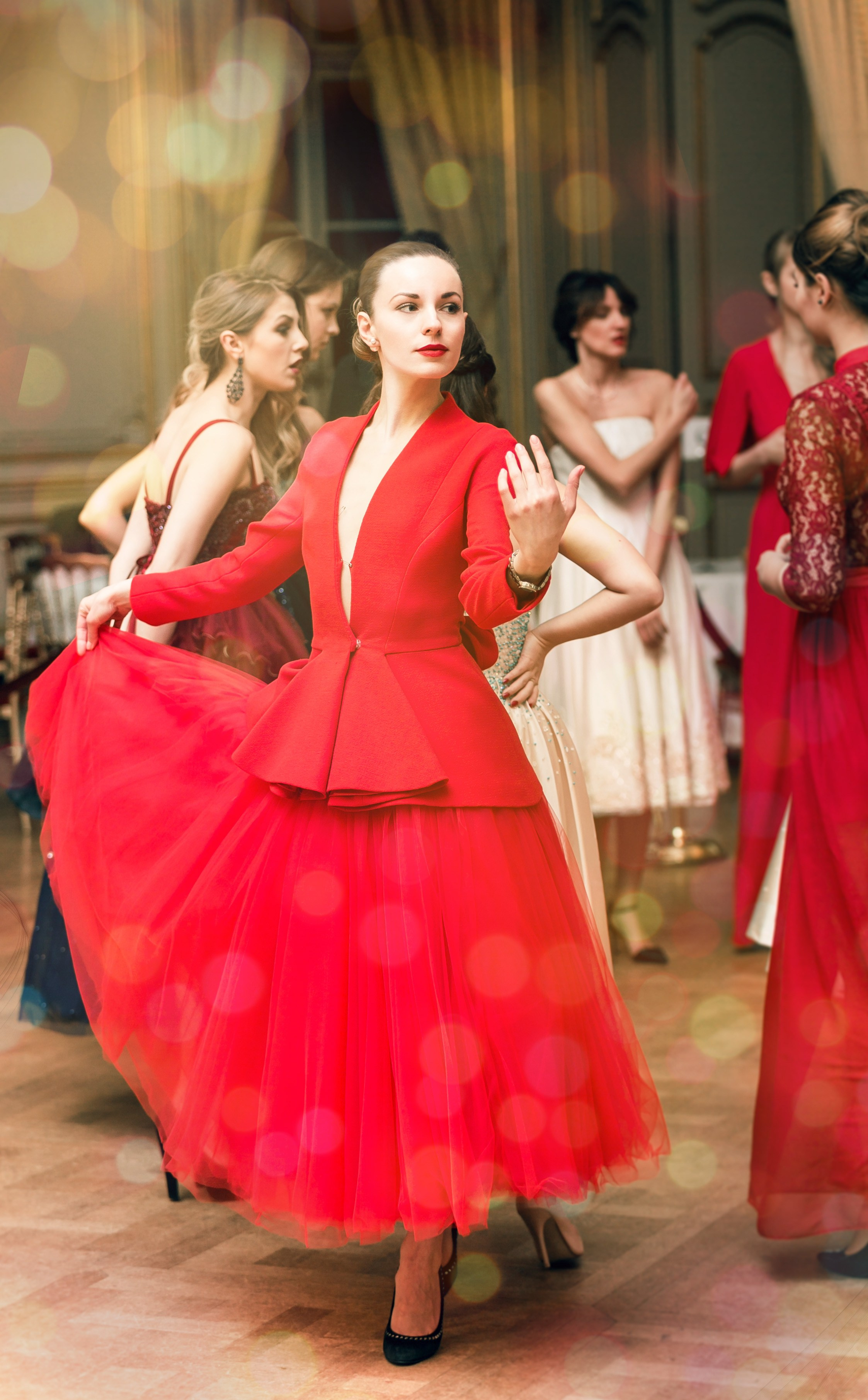 БАЛ В ЕЛИСЕЙСКОМ ДВОРЦЕ