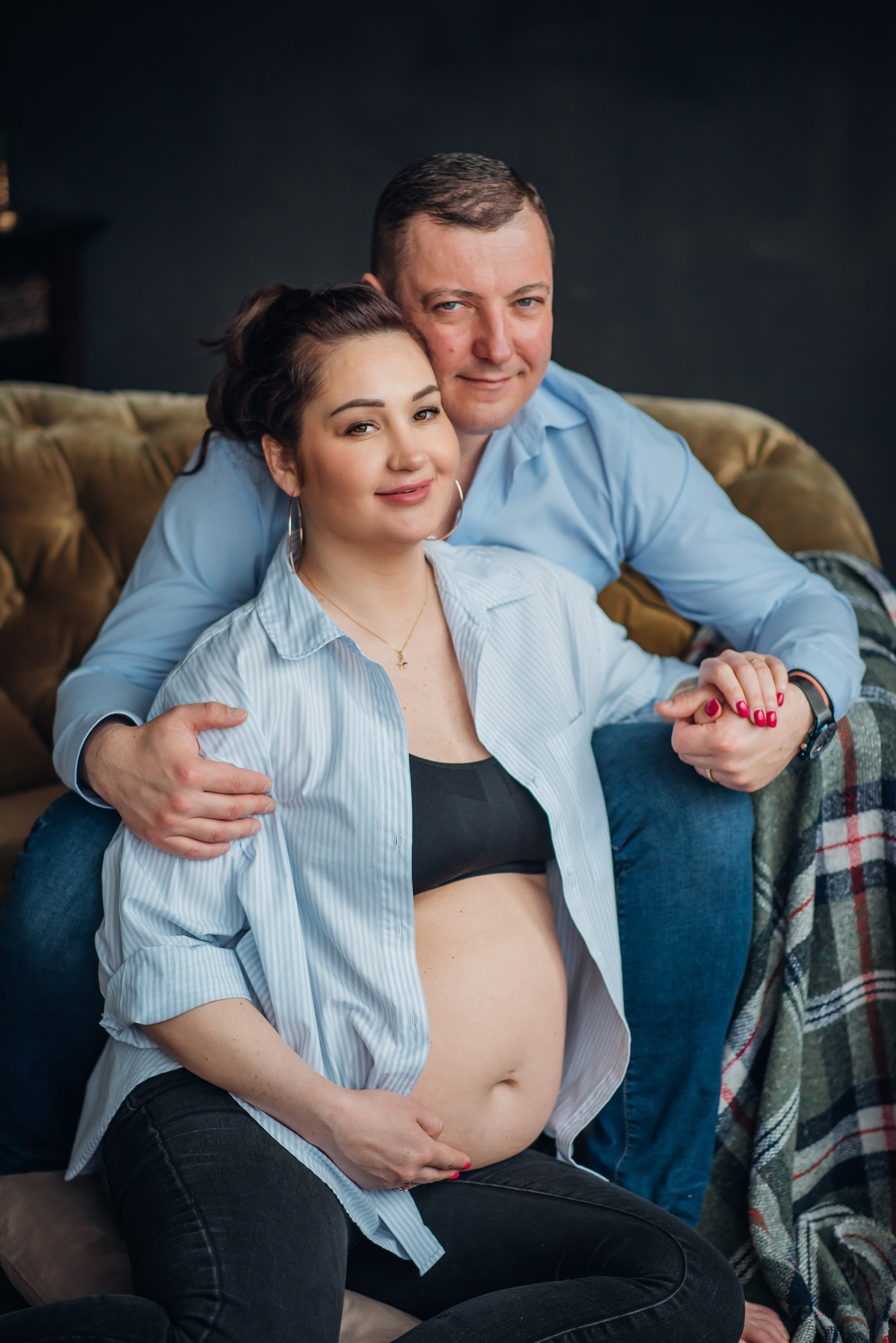 Fotosesijos studijoje. Aukse Stravi fotografė