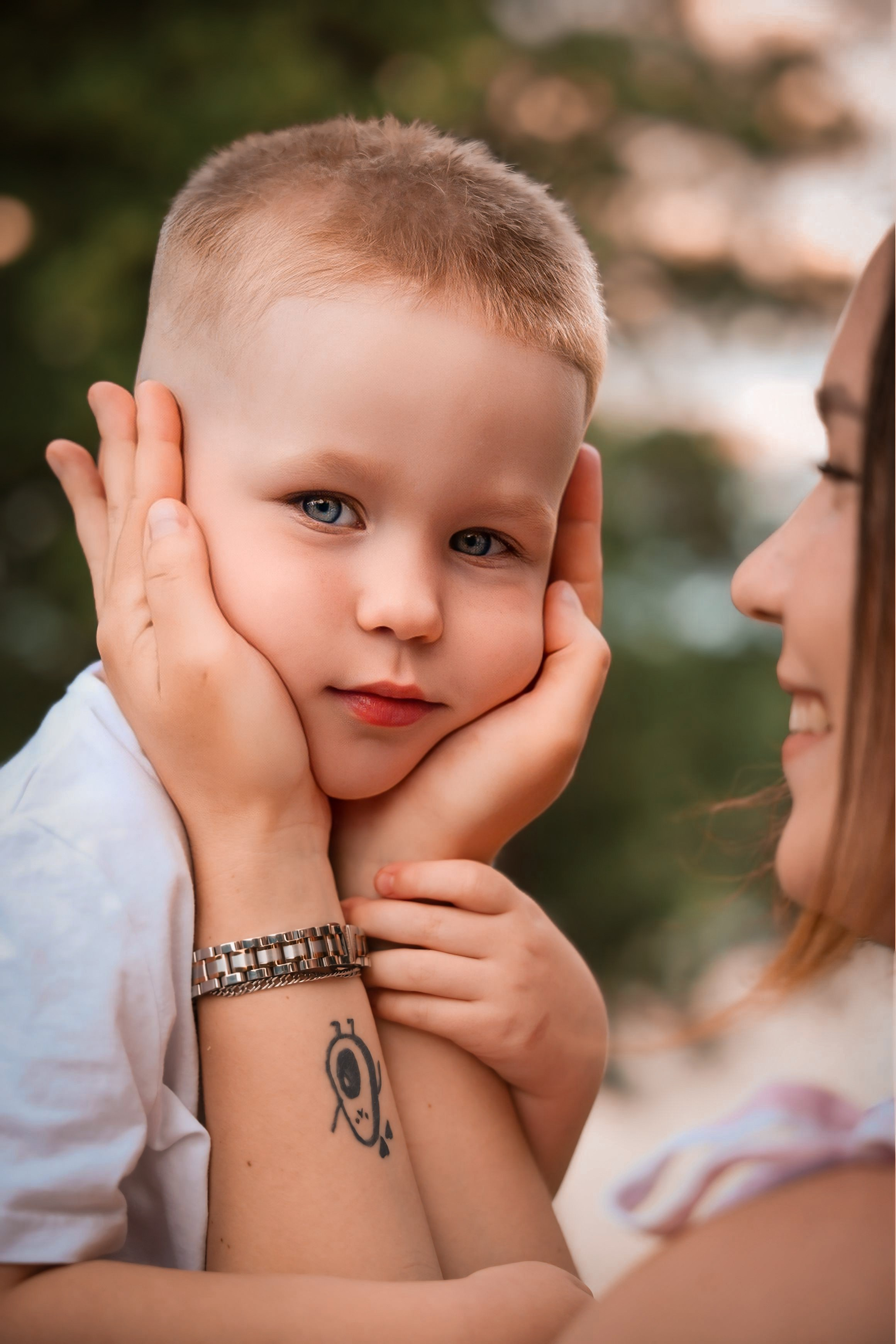 Familie. Fotograf al tainelor bisericești – Alina Fetu