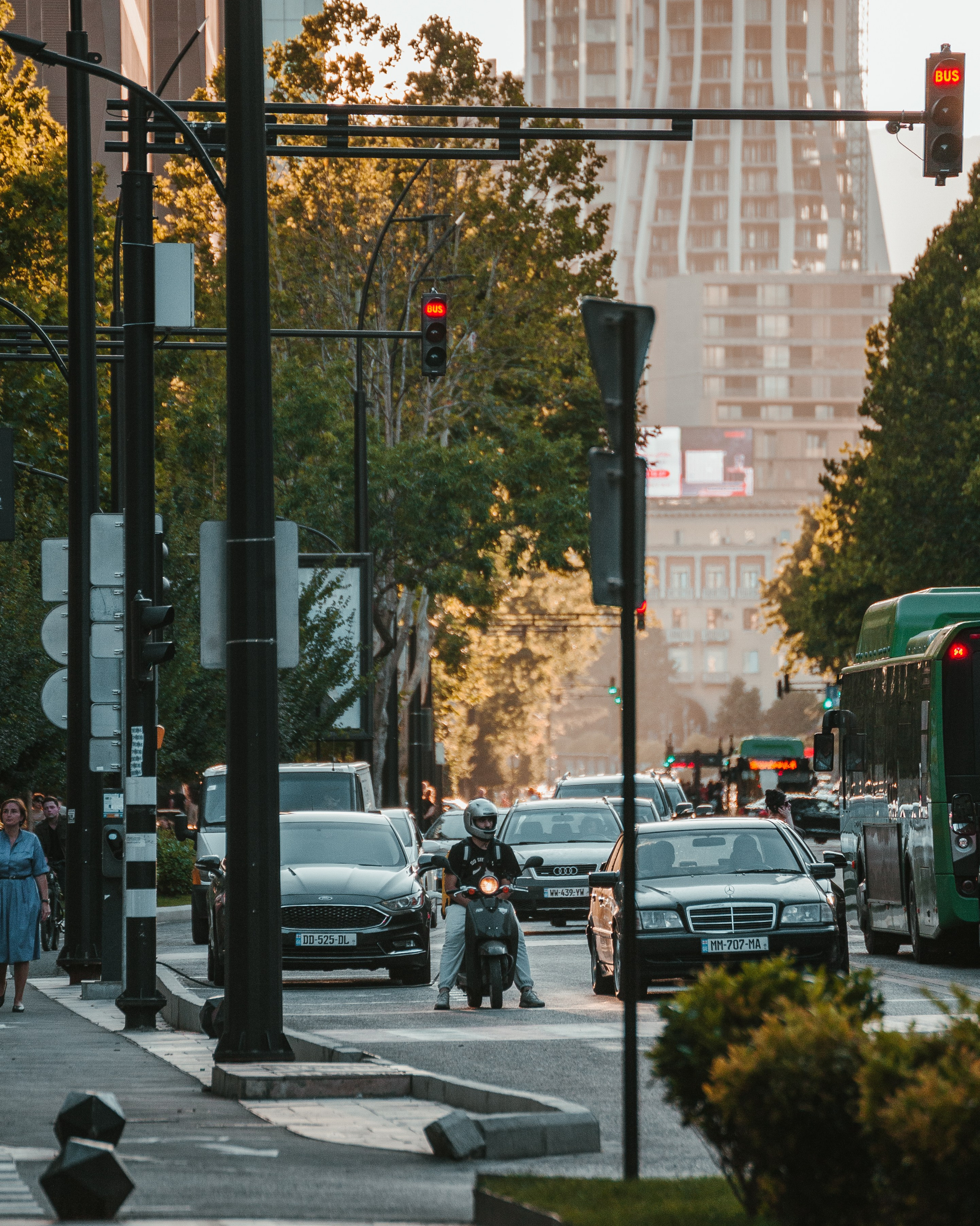 T B I L I S I. Bspander