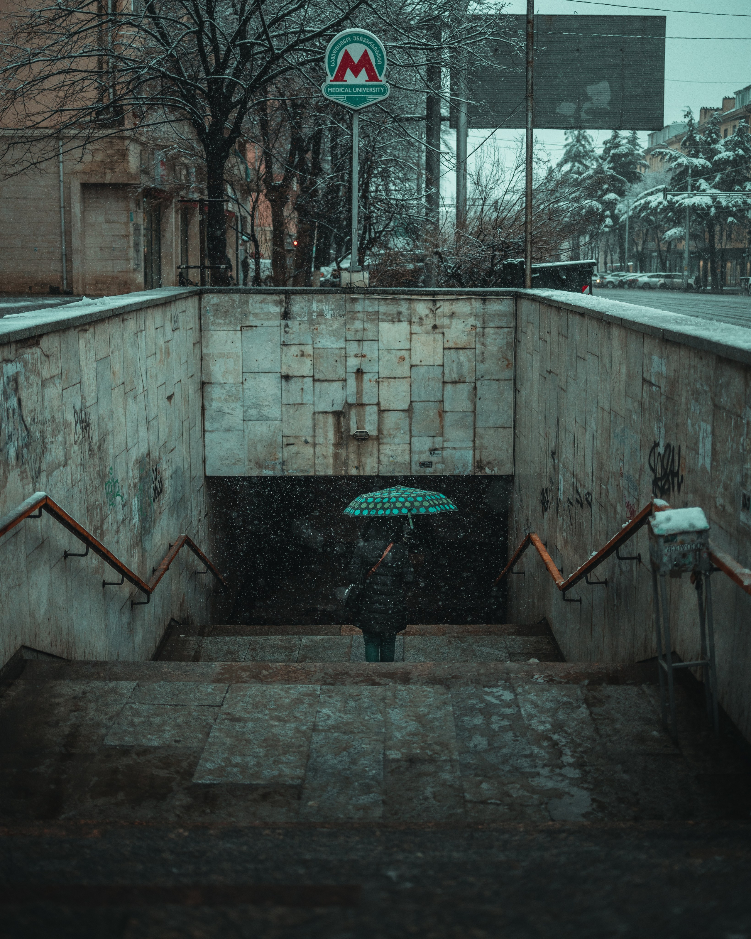 T B I L I S I. Bspander