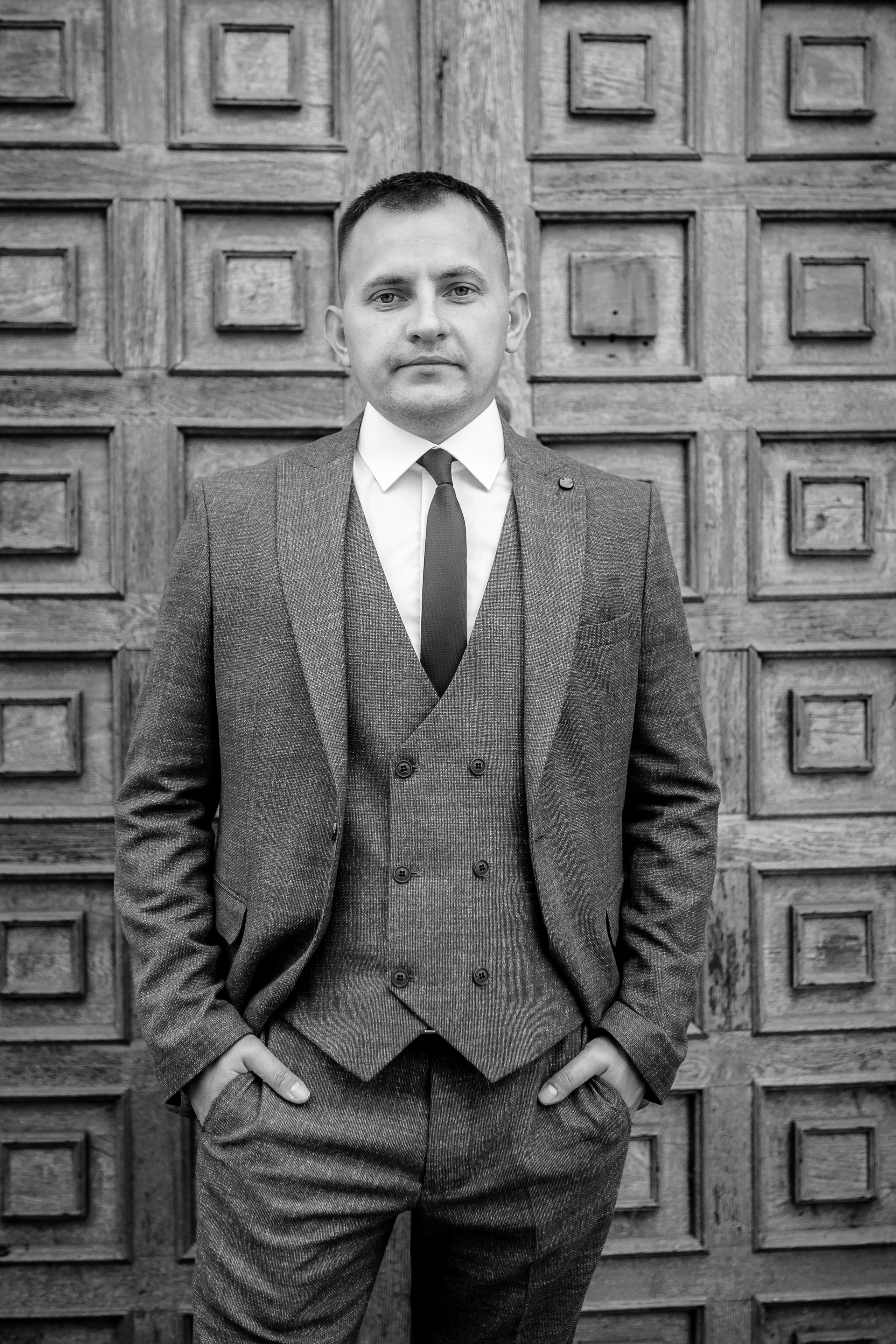 Der Bräutigam. Hochzeits- und Reportagefotograf für München, Regensburg, Deutschland RED LINE Media