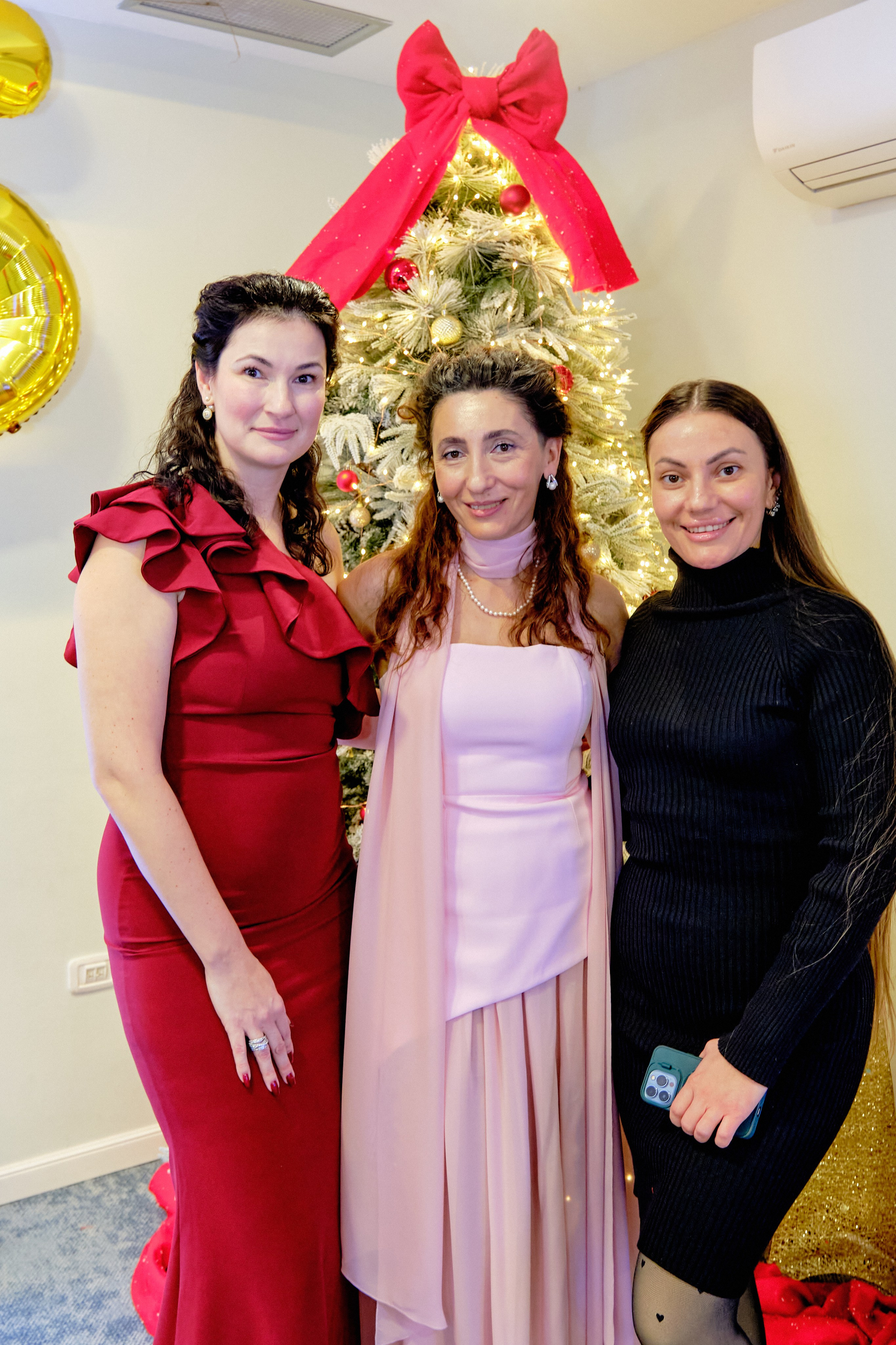 Фоторепортаж з благодійного Новорічного балу у Чорногорії. Портретний фотограф Альона Новгородцева