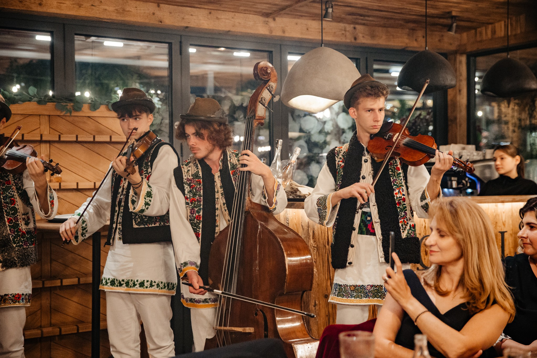 Nunta de Poveste la Sucevița: Cristi și Andreea. Servicii foto-video profesionale, pentru momente de neuitat