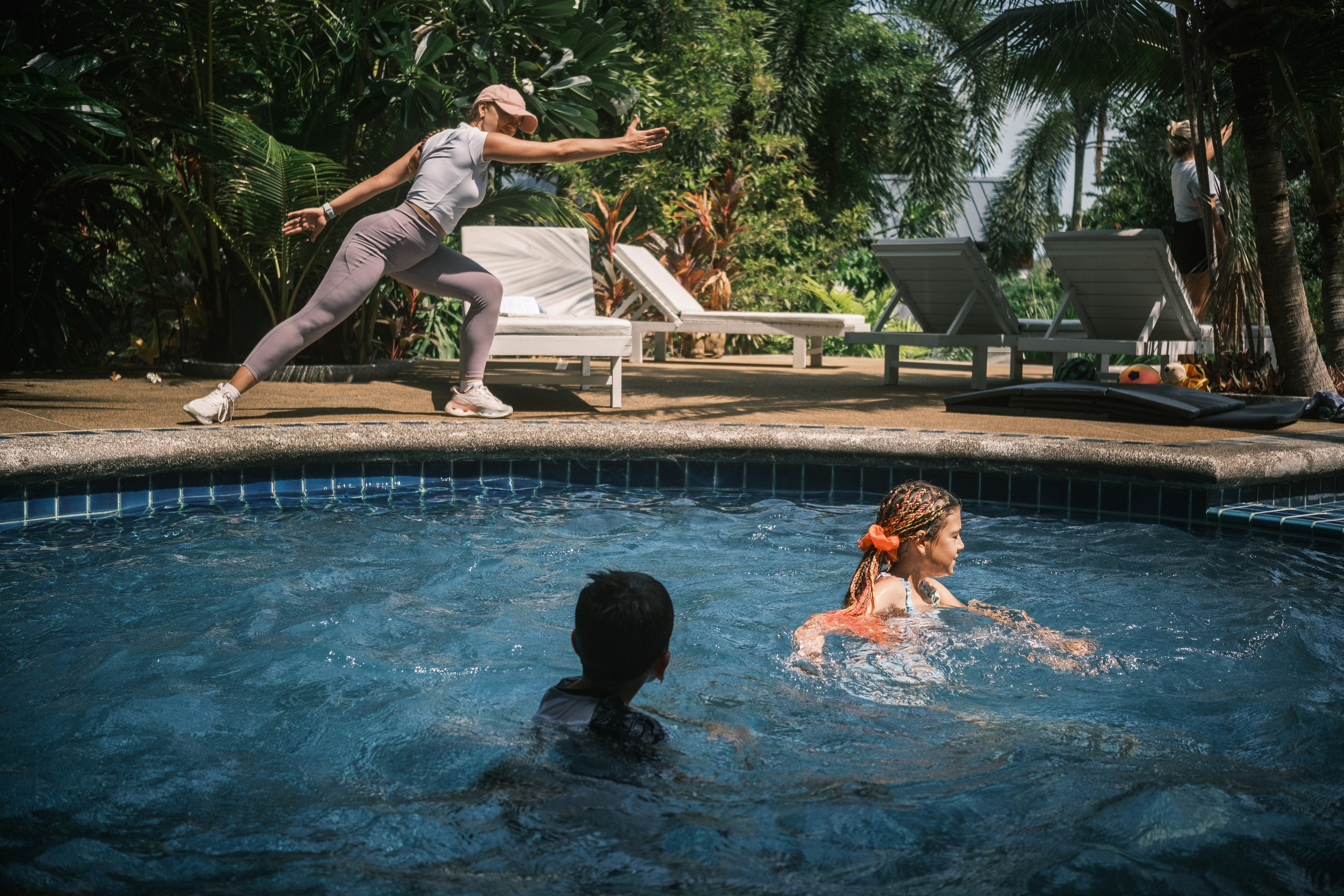 Aqua Dance. Graytail Photo