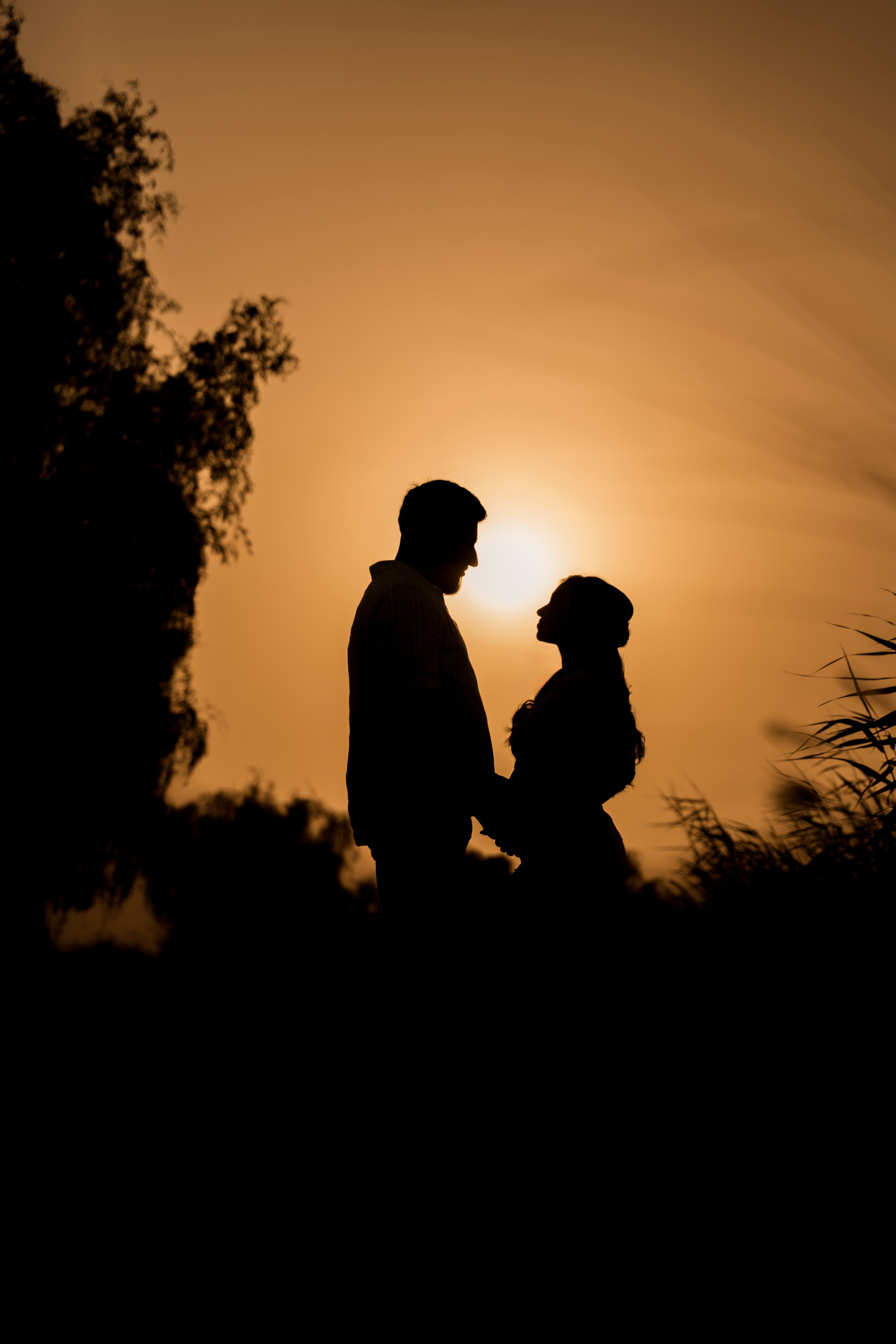 Sunset whispers: Boy or Girl?. Angela Iakovleva — Family Photographer in Dubai