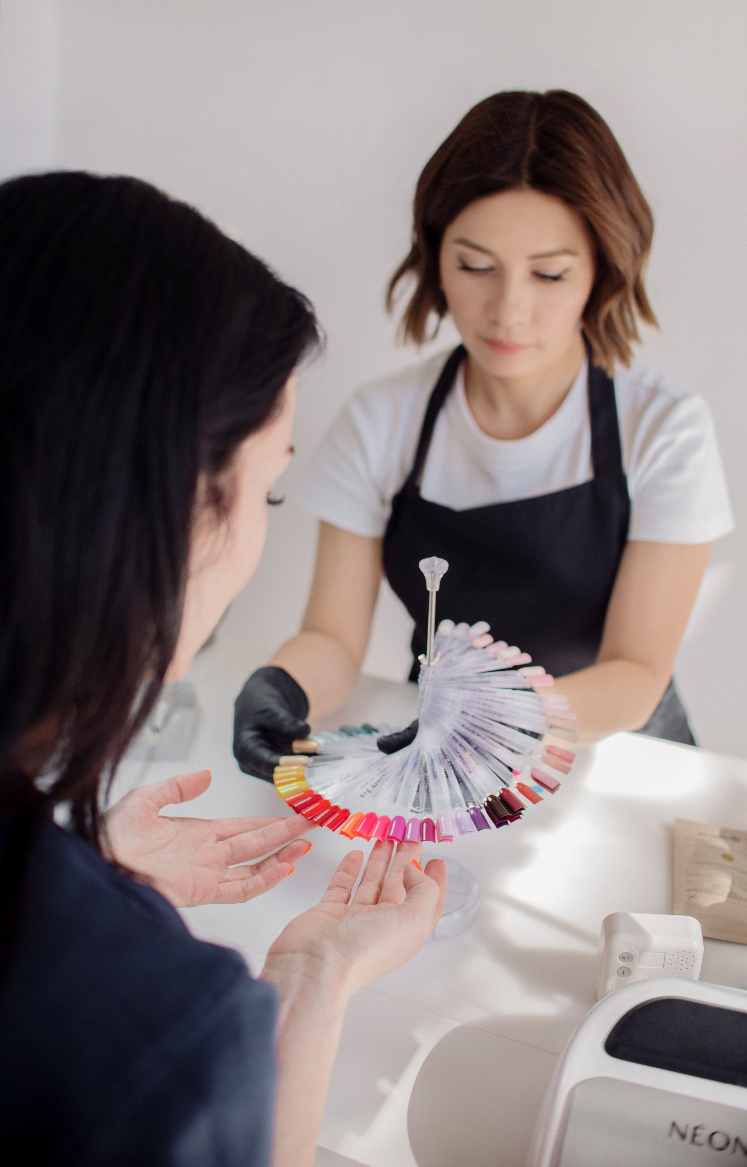 Ella, manicurist. Www.iastakhova.com