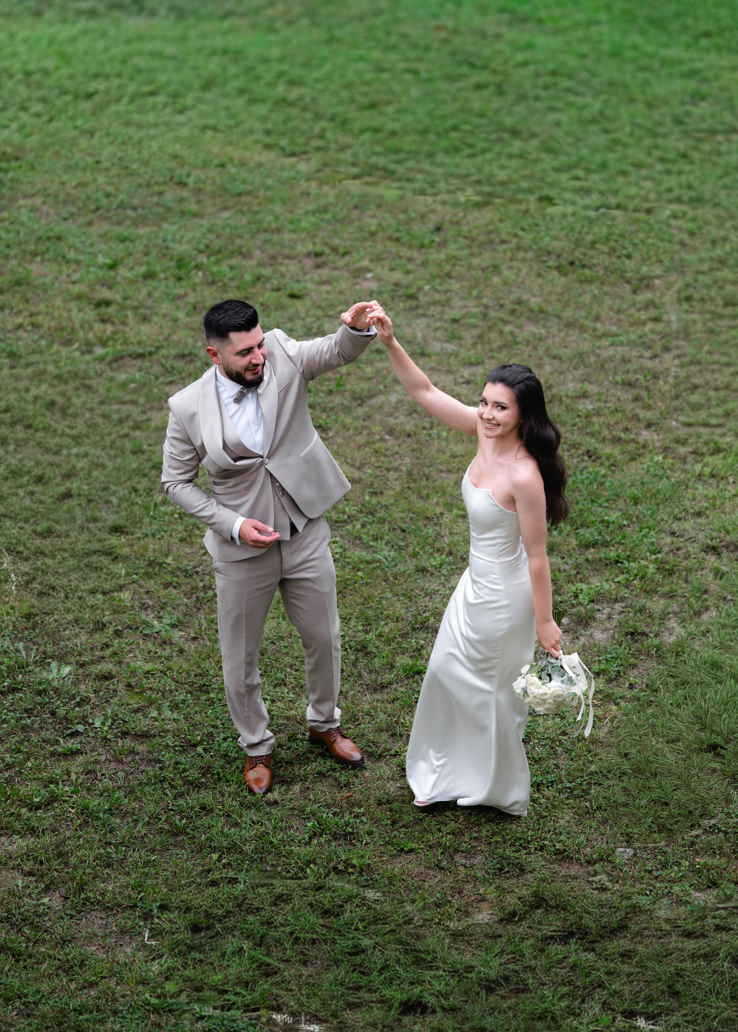 Bianca + Mihai. Alexandra Hanu Photographer