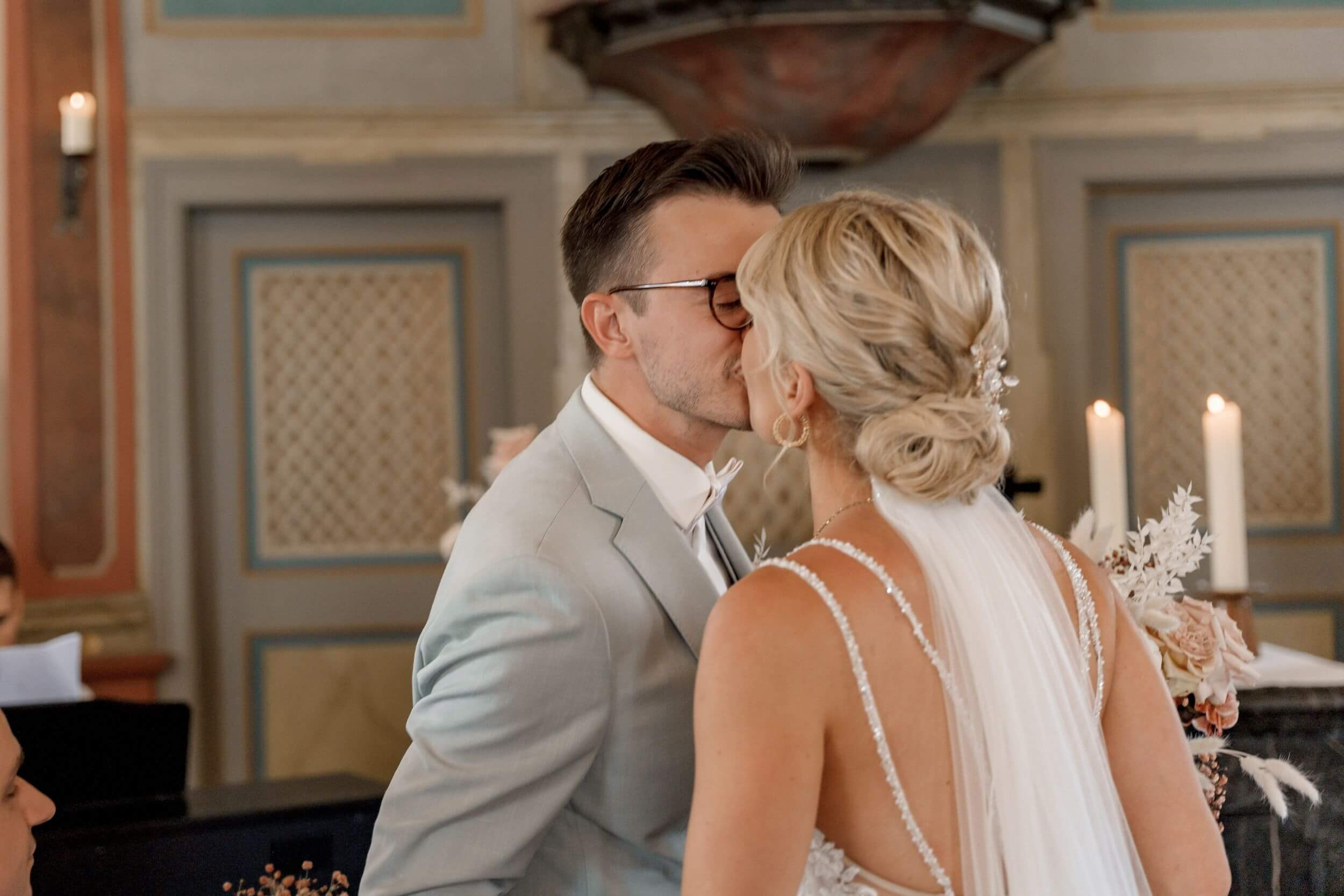 Church Wedding in Wiesbaden and Celebration at Brentanoscheune. Wedding photographer & videographer in Germany and Frankfurt | Denis Mirosnik