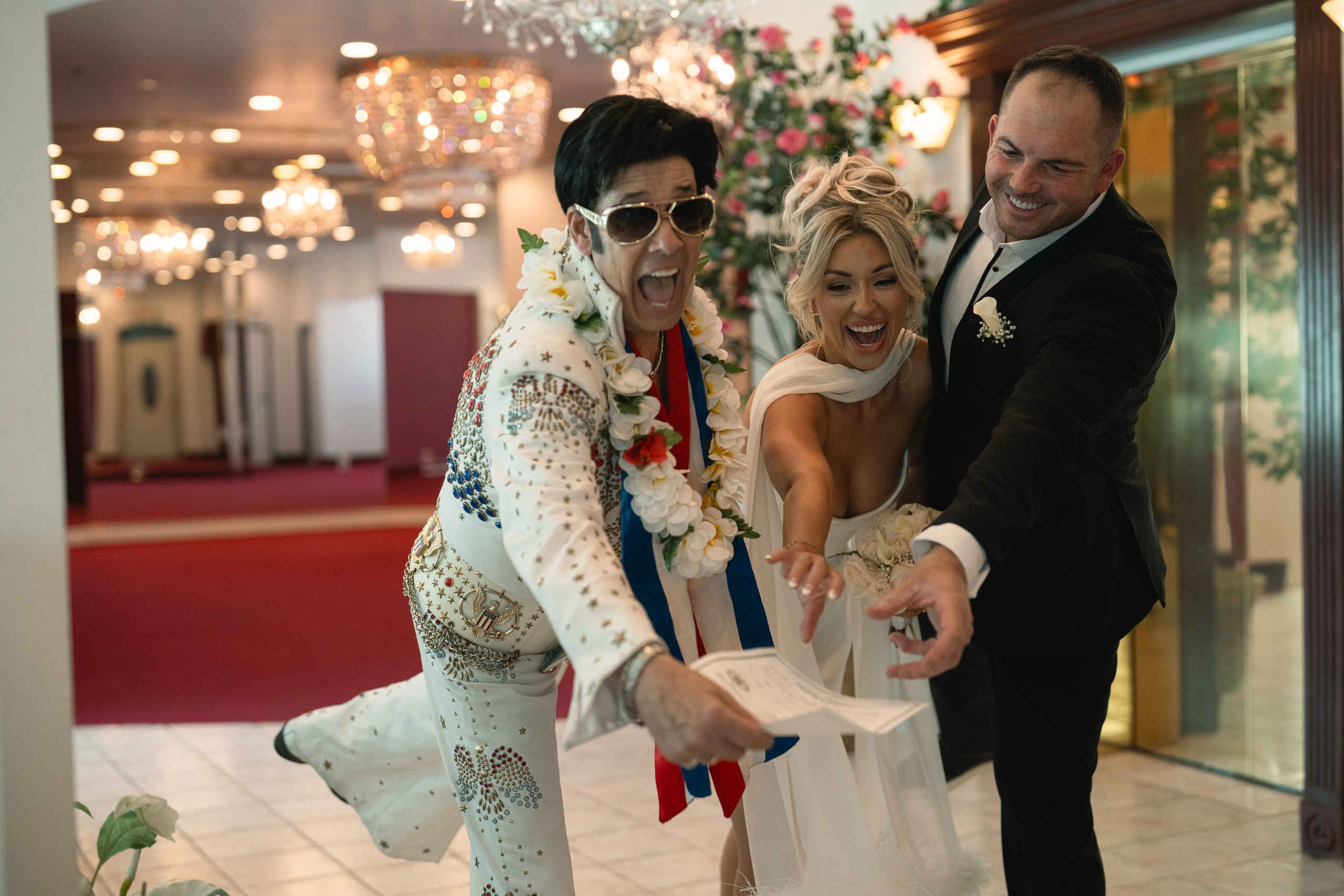R&B. Wedding & elopement photographer Viktoriya Kravtsov. Las Vegas