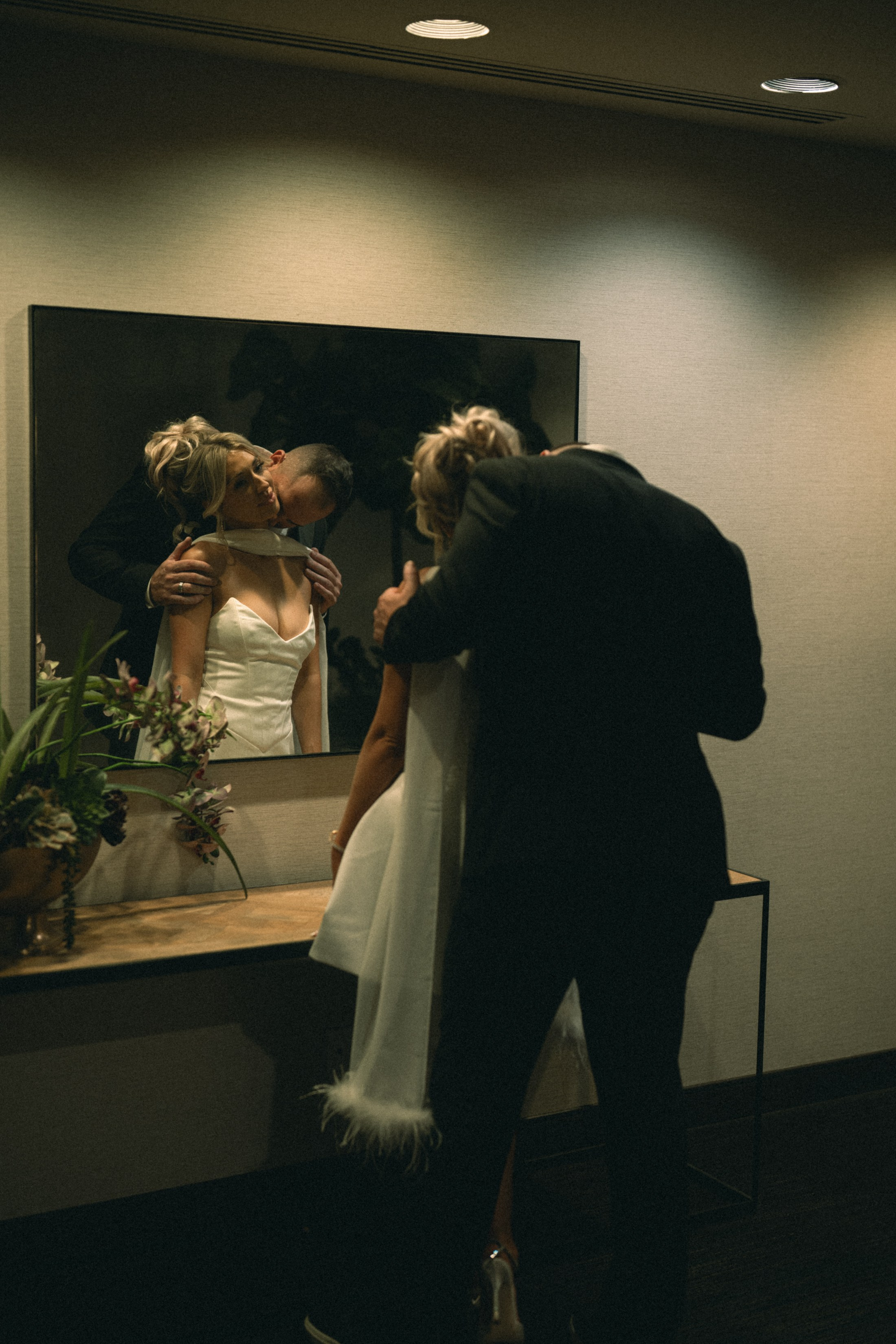 R&B. Wedding & elopement photographer Viktoriya Kravtsov. Las Vegas