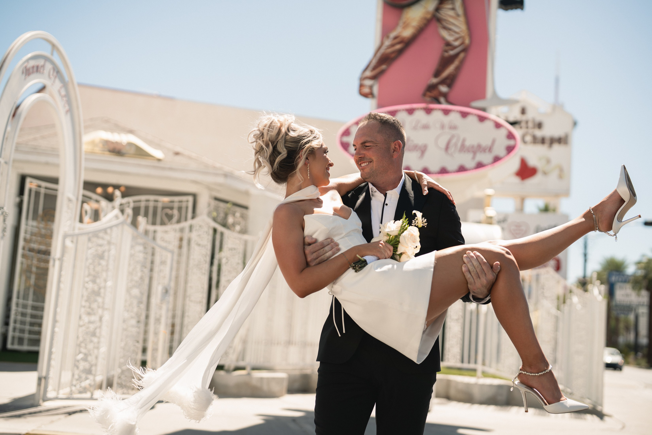 R&B. Wedding & elopement photographer Viktoriya Kravtsov. Las Vegas