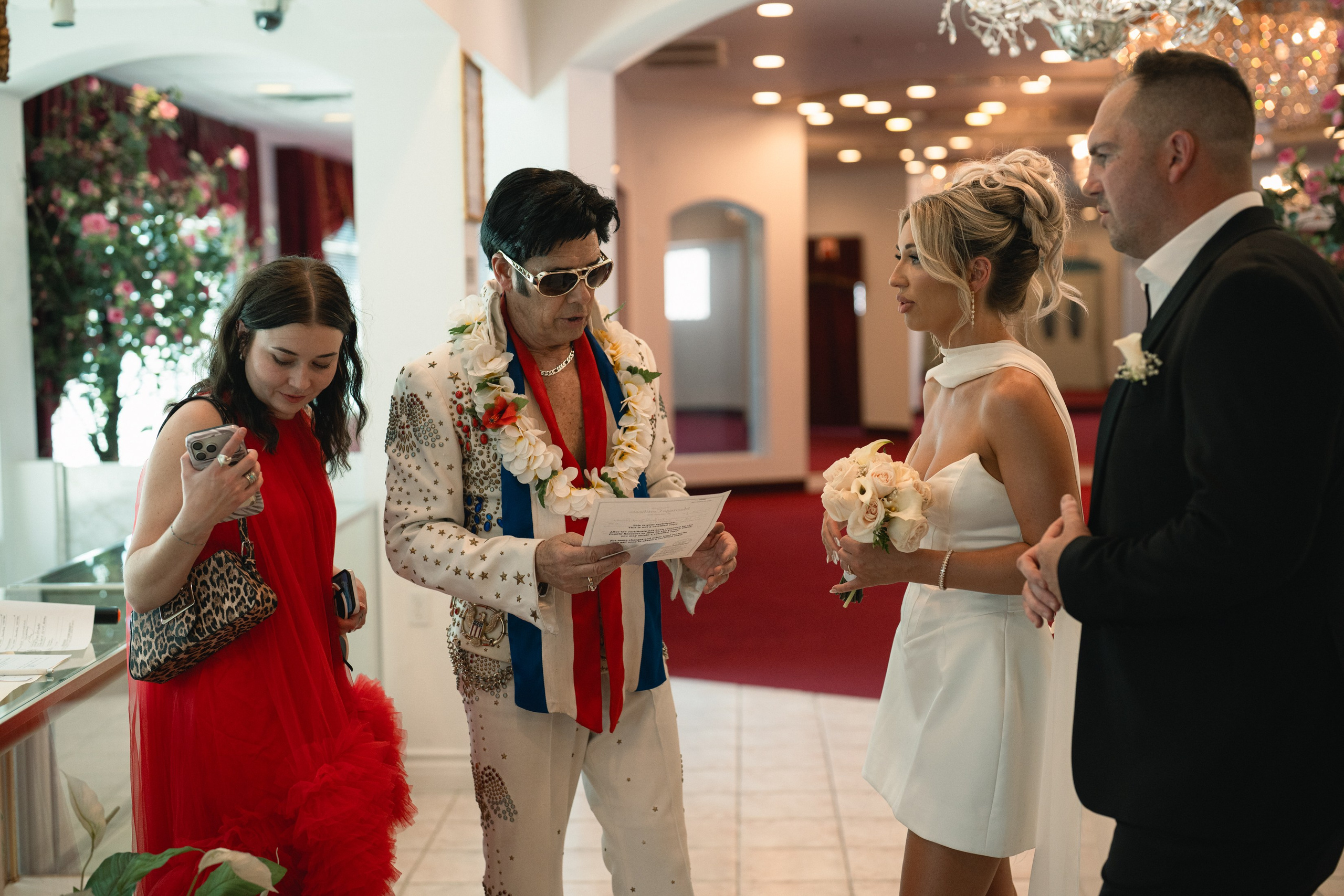 R&B. Wedding & elopement photographer Viktoriya Kravtsov. Las Vegas