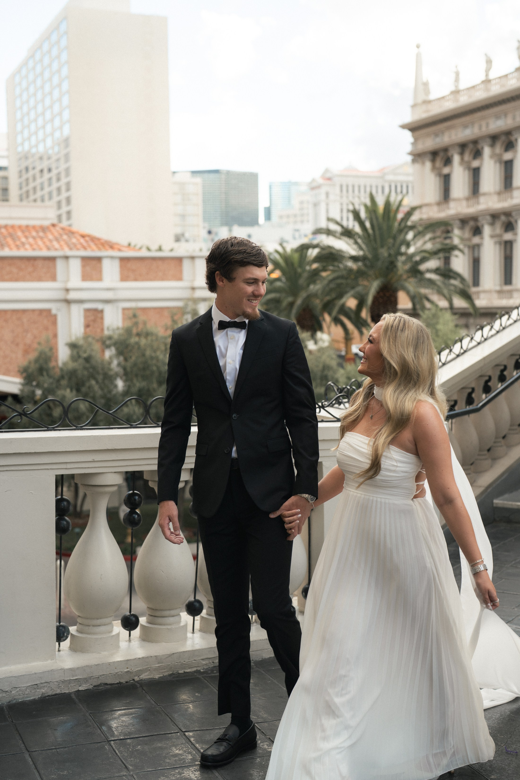 T&B. Wedding & elopement photographer Viktoriya Kravtsov. Las Vegas
