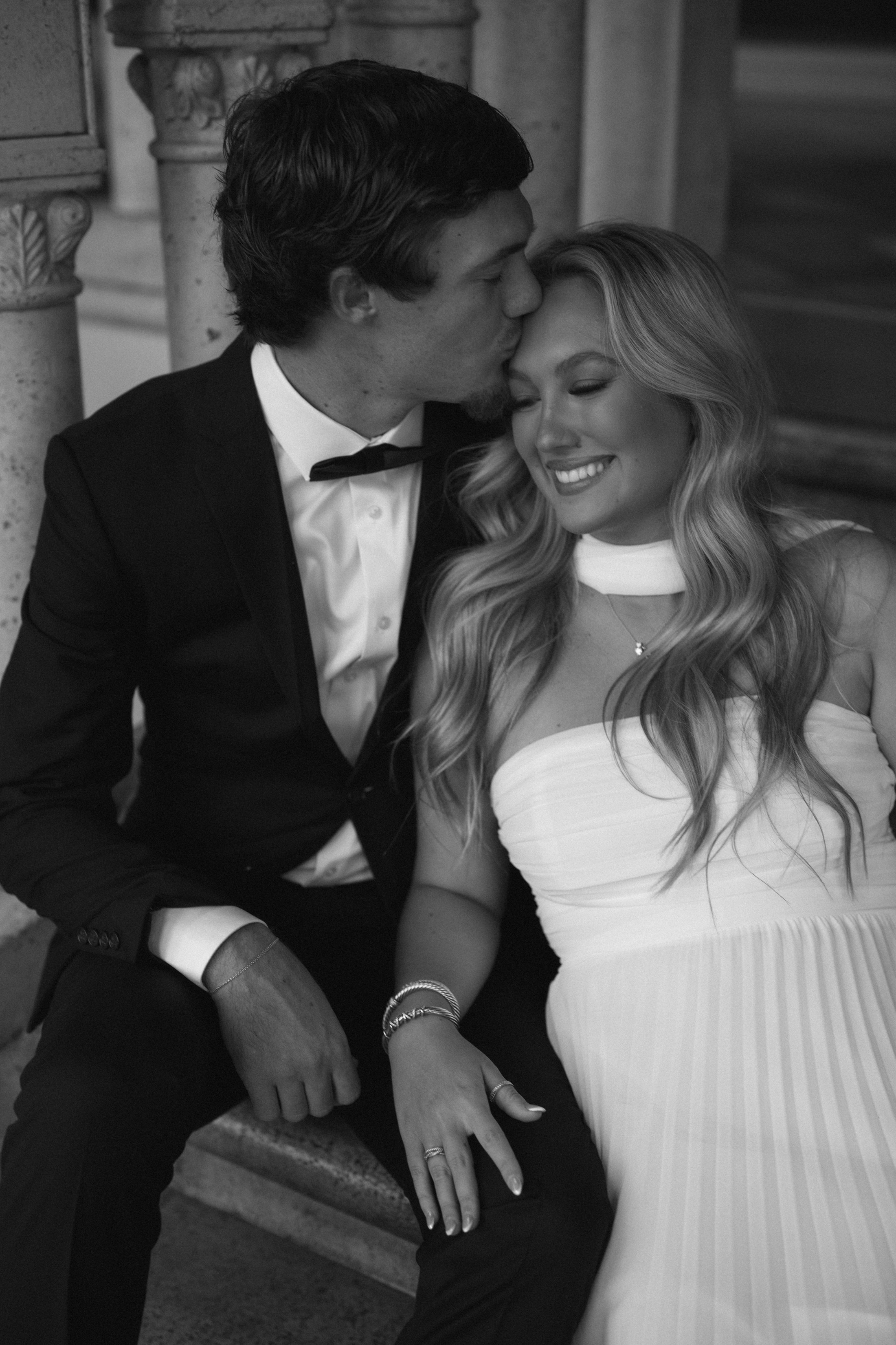 T&B. Wedding & elopement photographer Viktoriya Kravtsov. Las Vegas