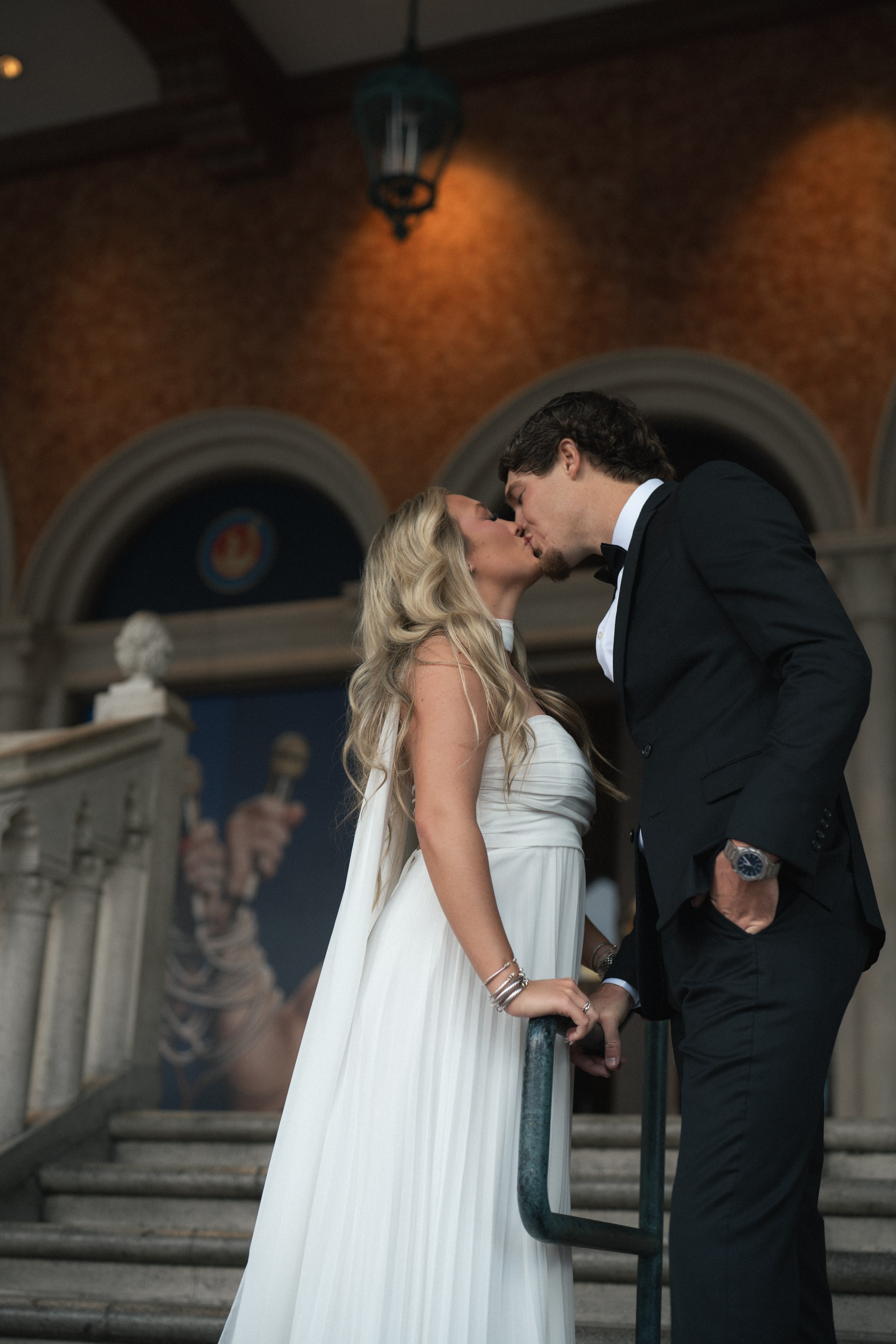 T&B. Wedding & elopement photographer Viktoriya Kravtsov. Las Vegas