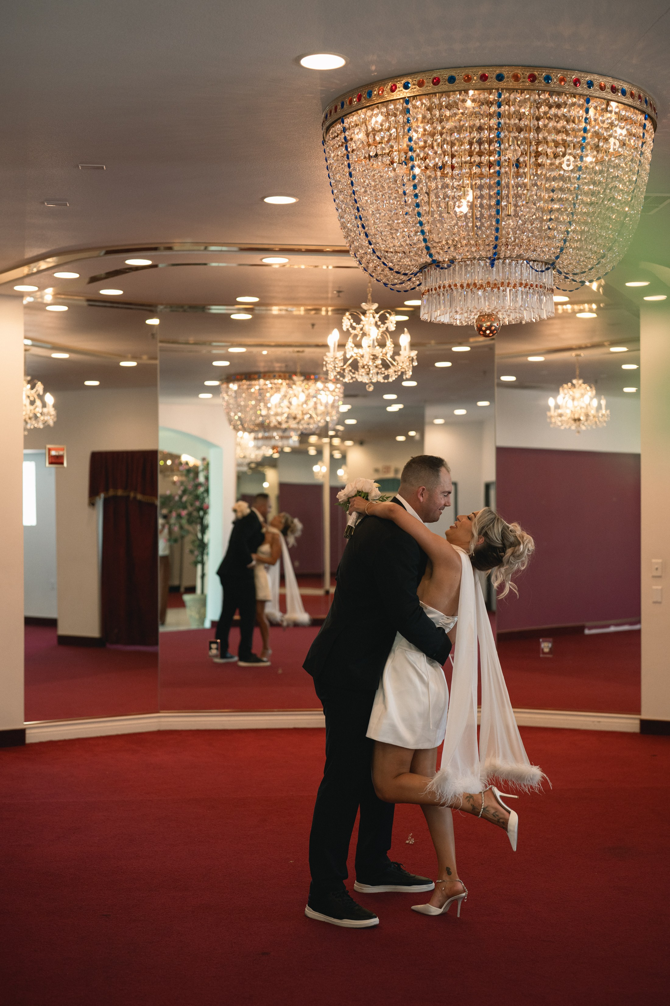 R&B. Wedding & elopement photographer Viktoriya Kravtsov. Las Vegas